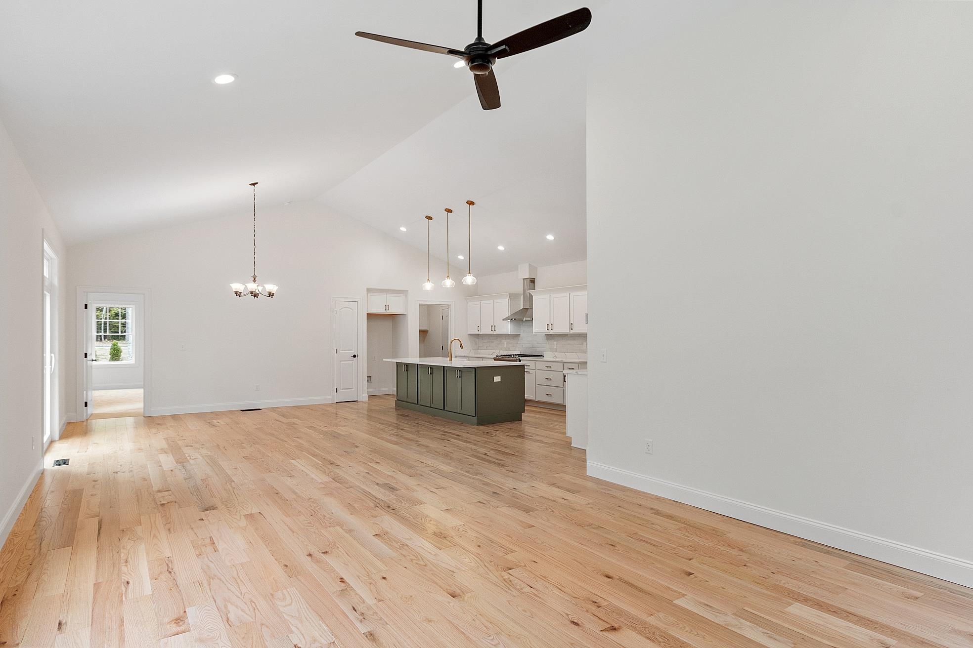 Peterborough, New Hampshire, 03458, United States, 3 Bedrooms Bedrooms, ,1 BathroomBathrooms,Residential,For Sale,1828111