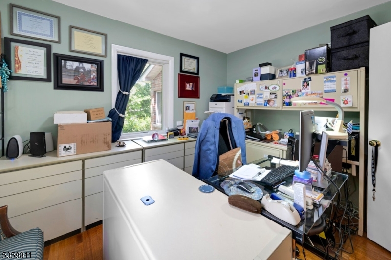 West Orange Twp., New Jersey, 07052, United States, 6 Bedrooms Bedrooms, ,4 BathroomsBathrooms,Residential,For Sale,1826682
