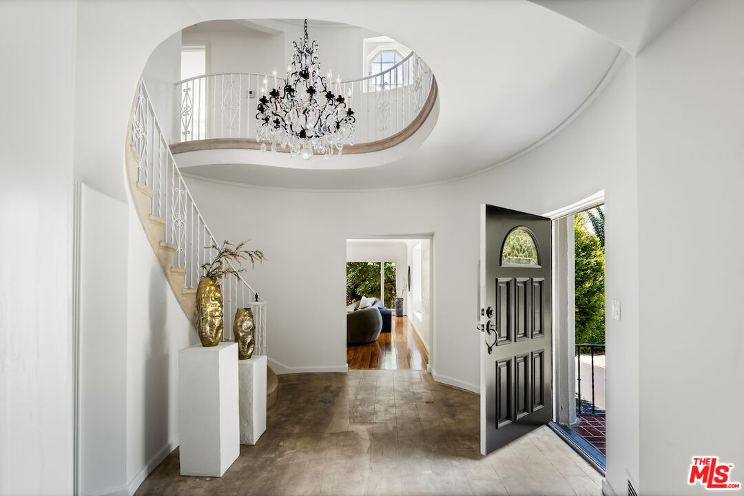 Los Angeles, California, 90068, United States, 4 Bedrooms Bedrooms, ,4 BathroomsBathrooms,Residential,For Sale,1938663
