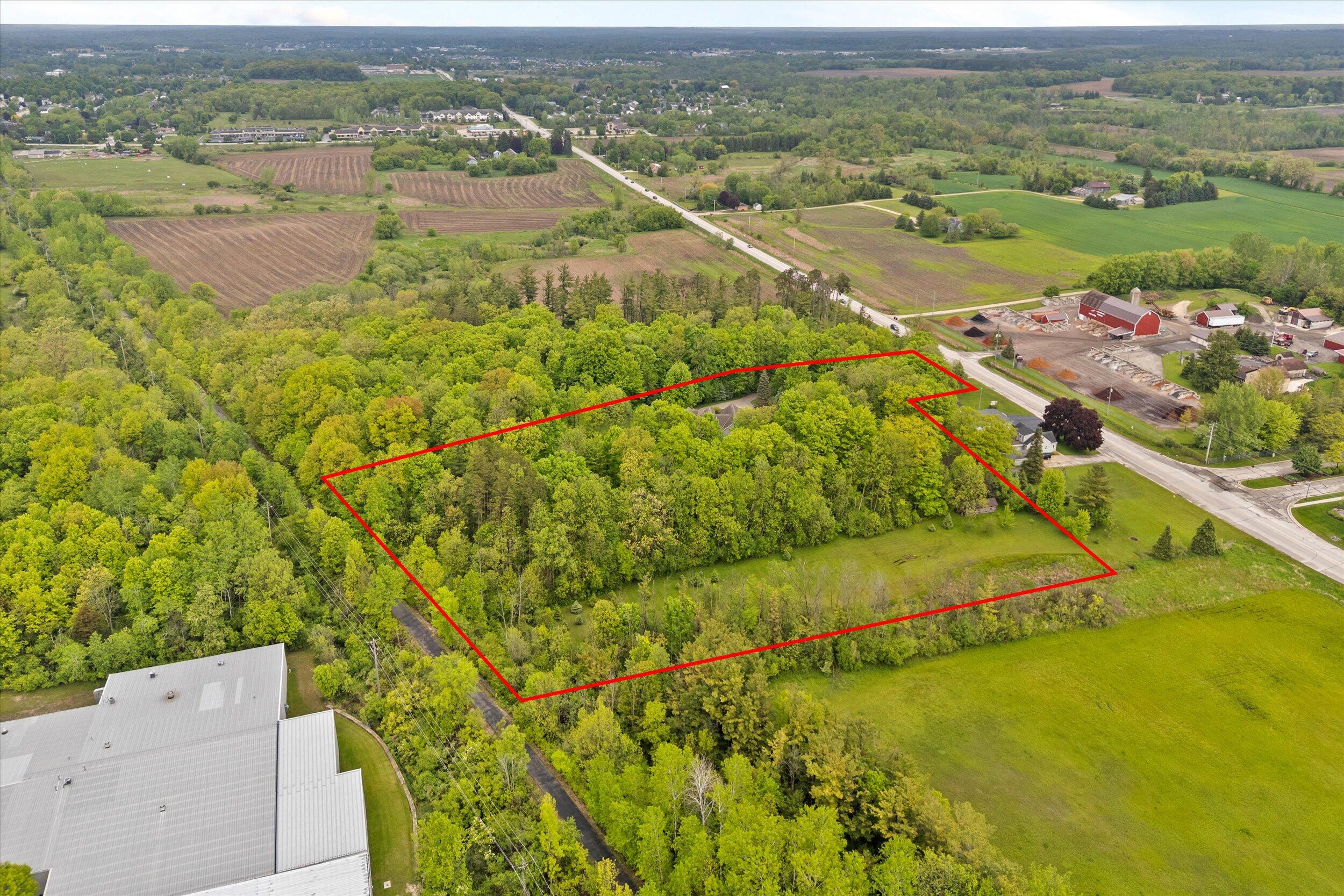 West Bend, Wisconsin, 53095, United States, 4 Bedrooms Bedrooms, ,4 BathroomsBathrooms,Residential,For Sale,1847652