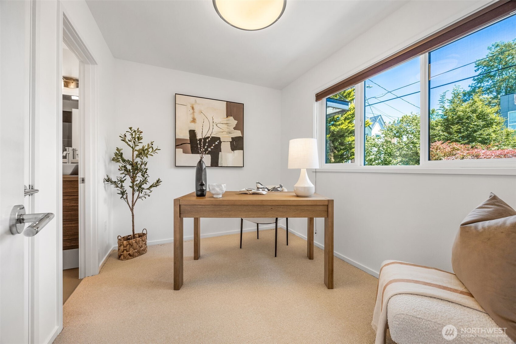 Seattle, Washington, 98112, United States, 3 Bedrooms Bedrooms, ,2 BathroomsBathrooms,Residential,For Sale,1850113