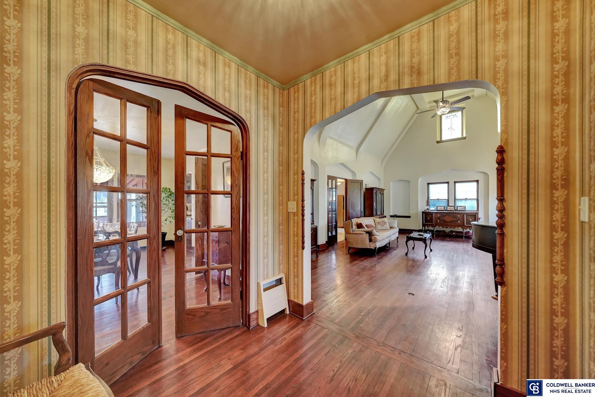 Lincoln, Nebraska, 68510, United States, 6 Bedrooms Bedrooms, ,2 BathroomsBathrooms,Residential,For Sale,1796246