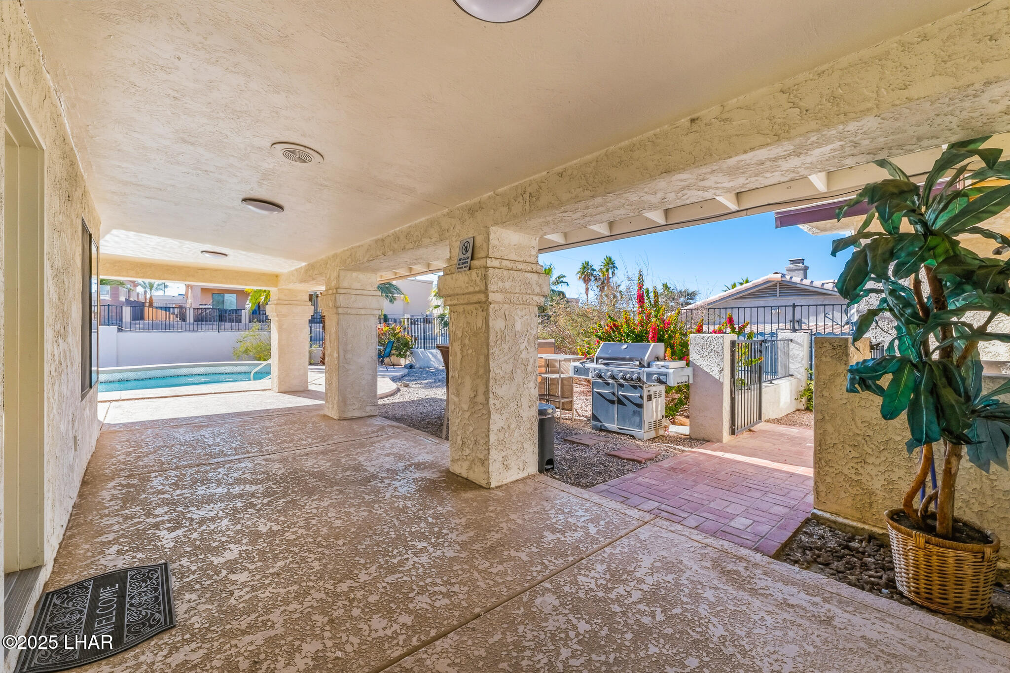 Lake Havasu City, Arizona, 86404, United States, 4 Bedrooms Bedrooms, ,2 BathroomsBathrooms,Residential,For Sale,2002177