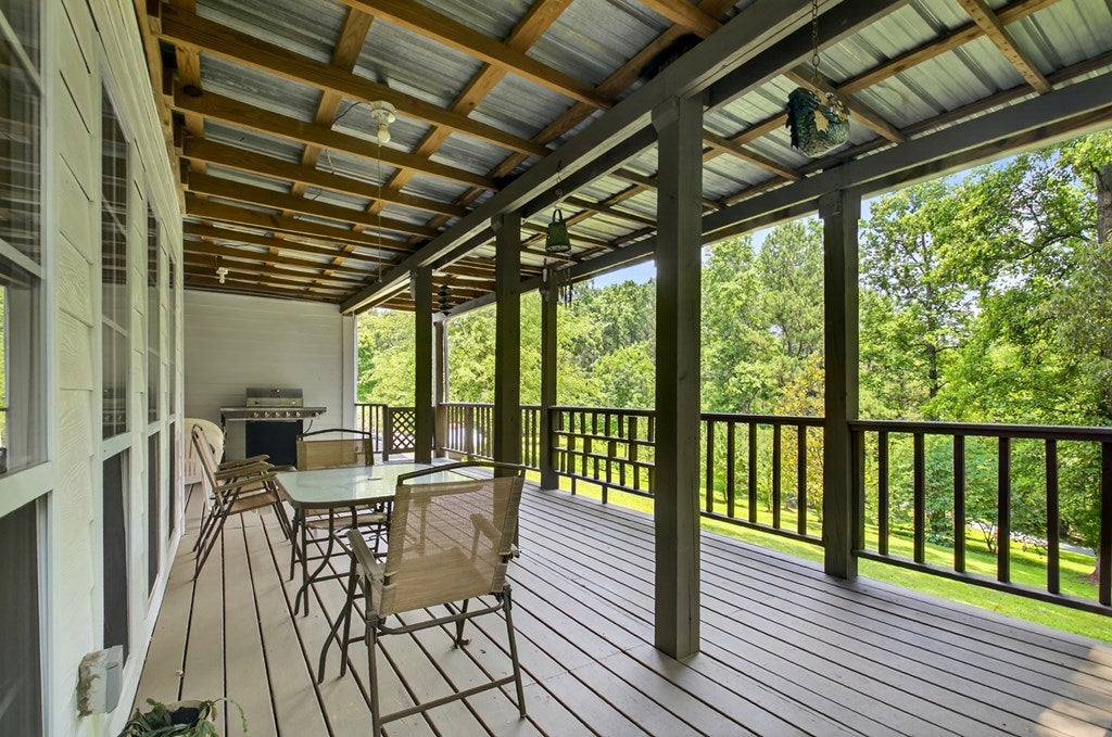 Talking Rock, Georgia, 30175, United States, 5 Bedrooms Bedrooms, ,4 BathroomsBathrooms,Residential,For Sale,1848832