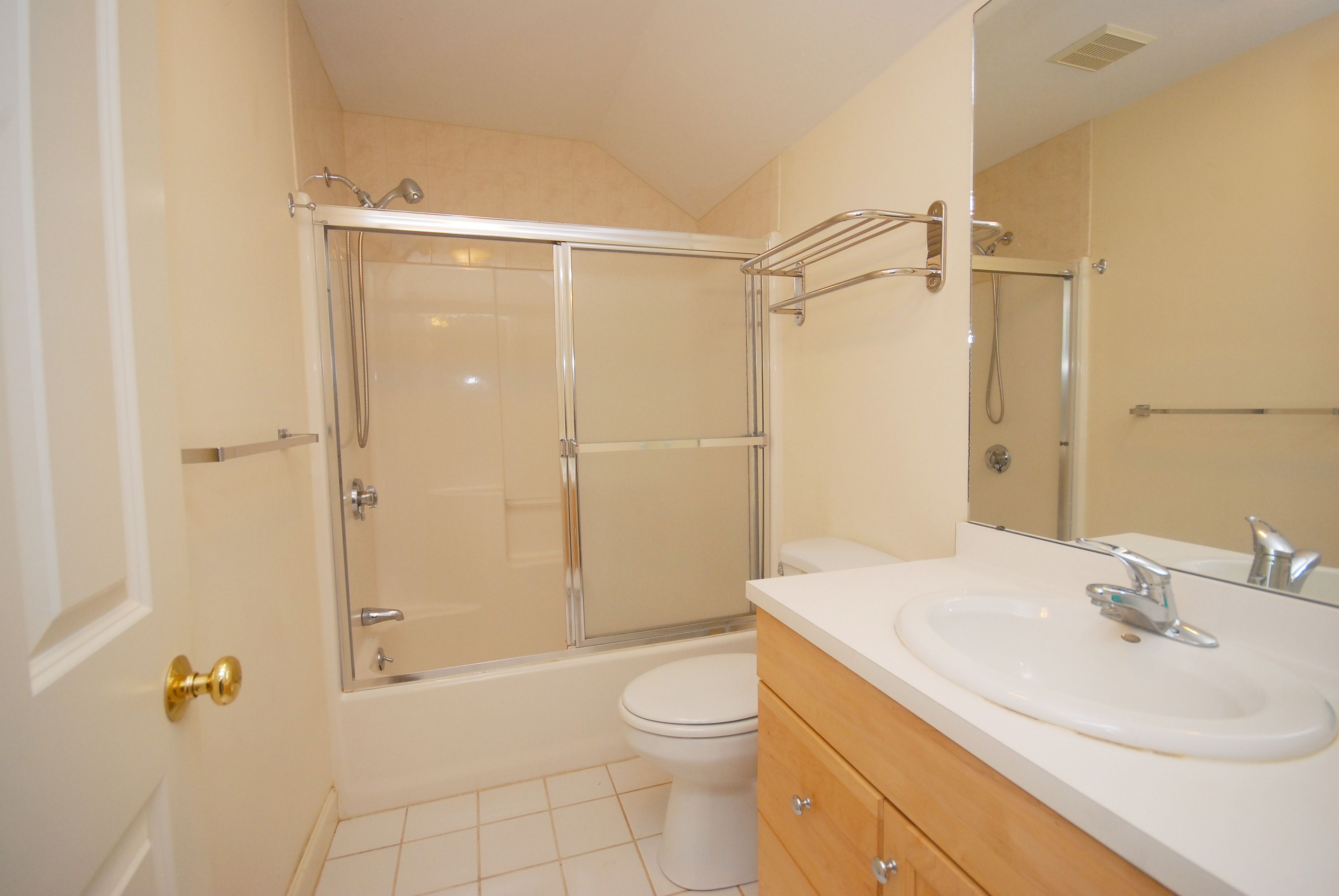  4 Autumn Drive, Unit B, Hudson, MA 01749 - 物件實景