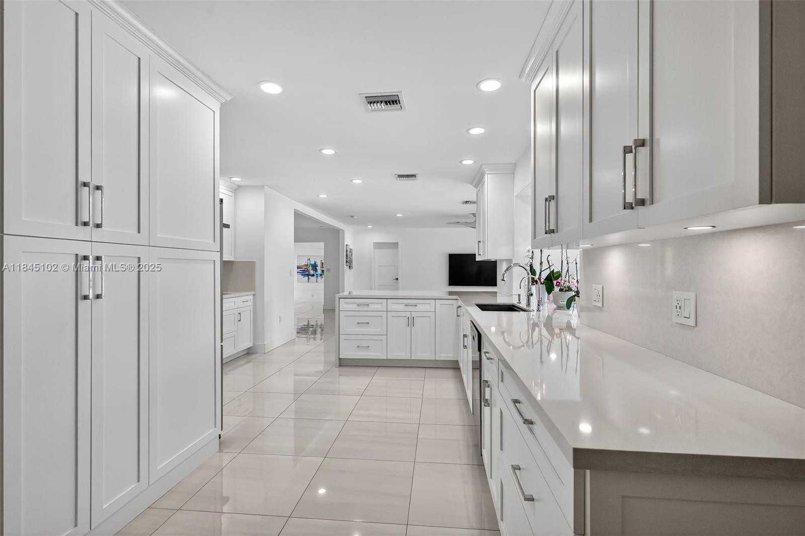 Palmetto Bay, Florida, 33158, United States, 4 Bedrooms Bedrooms, ,4 BathroomsBathrooms,Residential,For Sale,1900874