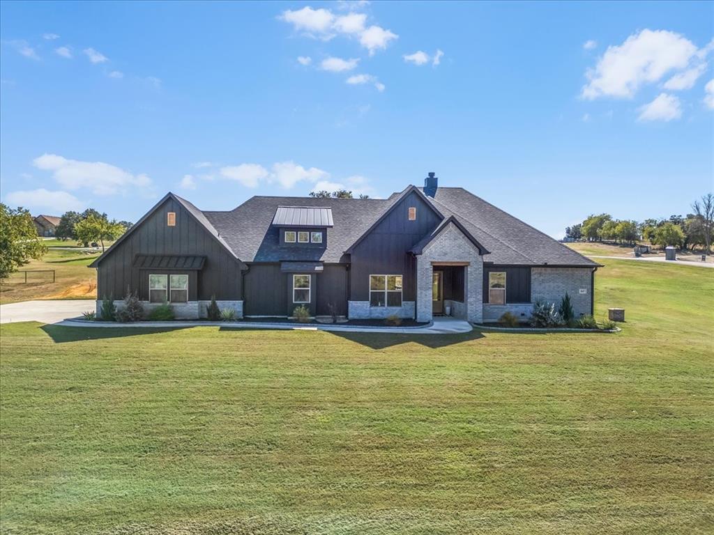 Weatherford, Texas, 76088, United States, 4 Bedrooms Bedrooms, ,4 BathroomsBathrooms,Residential,For Sale,1975341