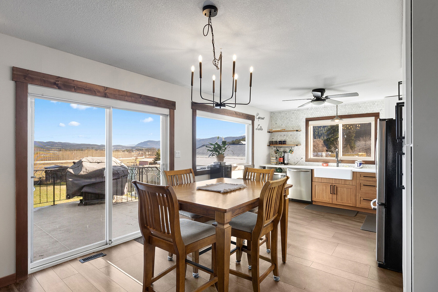  Hobby Farm in Armstrong - 物件實景