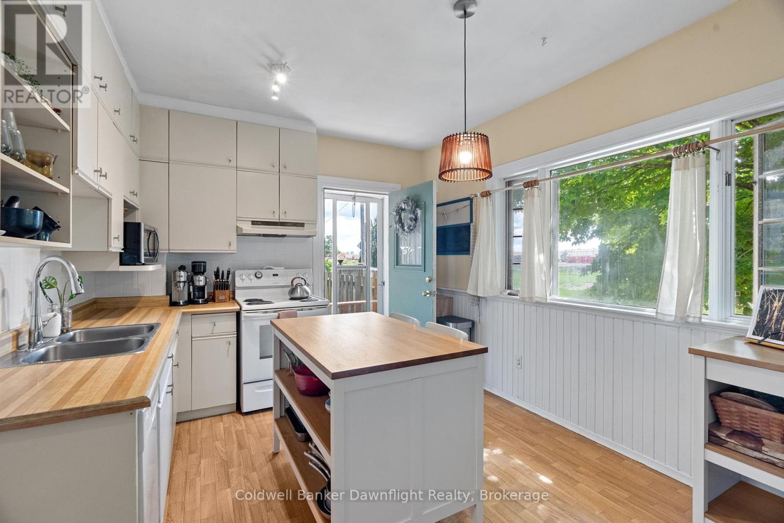 STRATFORD, Ontario, N5A 4K8, CA, 3 Bedrooms Bedrooms, ,1 BathroomBathrooms,Residential,For Sale,1948181