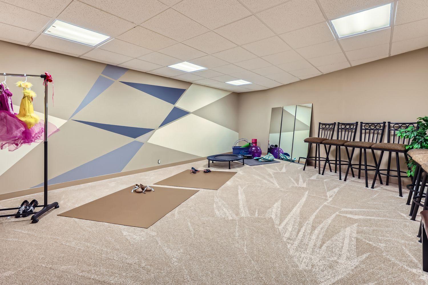 Deephaven, Minnesota, 55331, United States, 5 Bedrooms Bedrooms, ,5 BathroomsBathrooms,Residential,For Sale,1998829