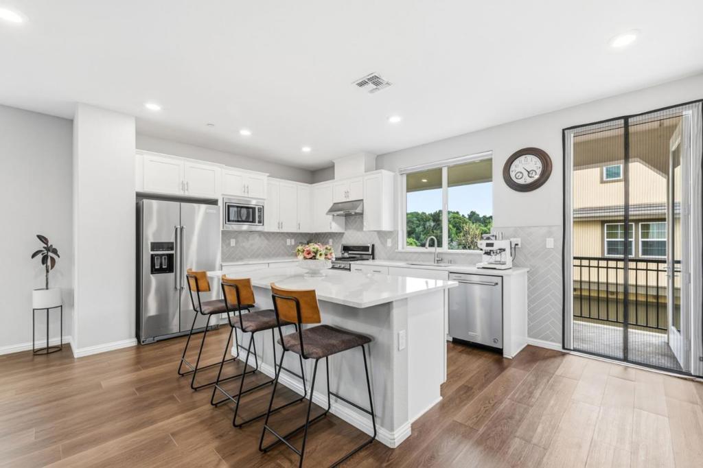 Hayward, California, 94541, United States, 3 Bedrooms Bedrooms, ,4 BathroomsBathrooms,Residential,For Sale,2032197