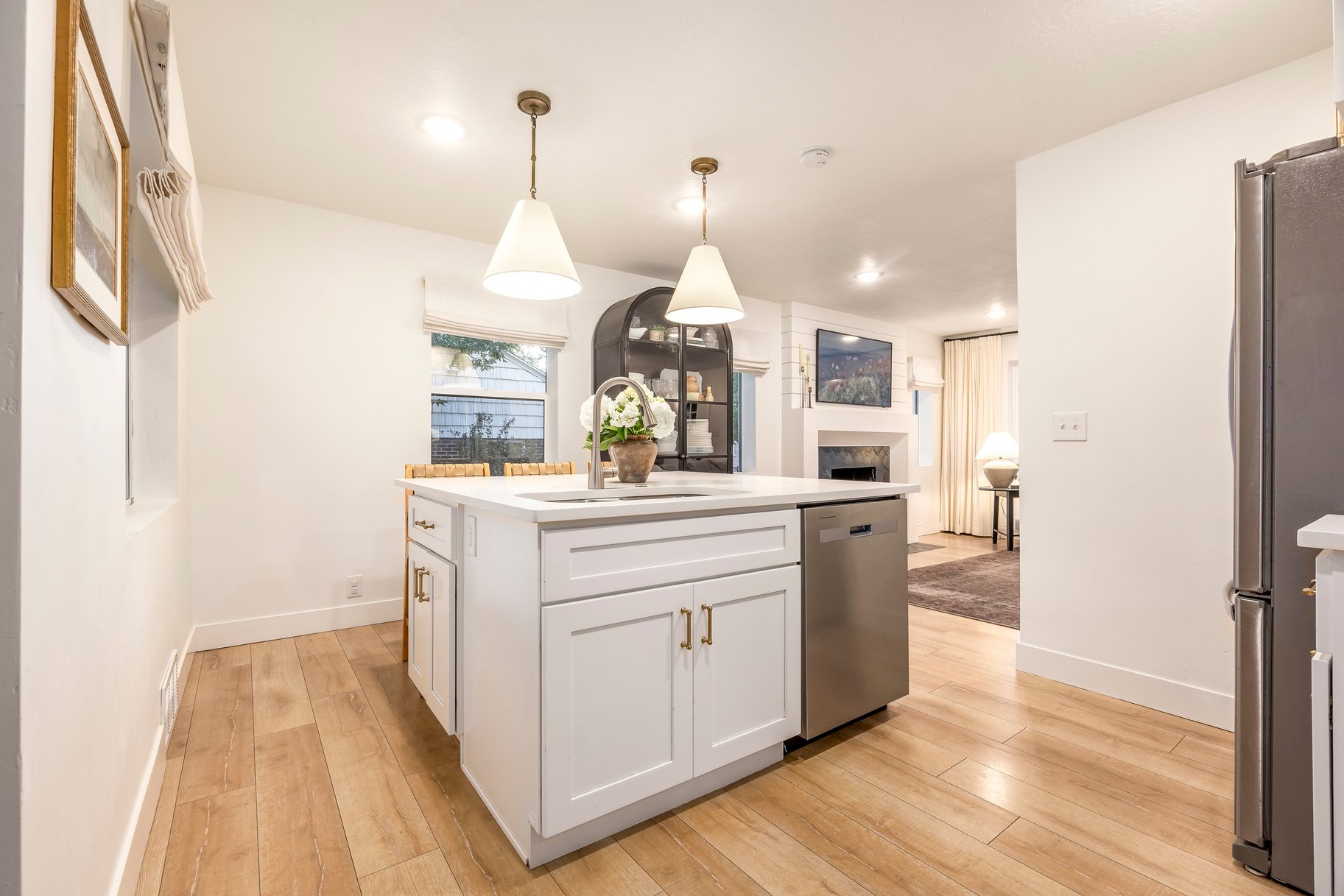  Remodeled Rambler with Outside Basement Entrance - 物件實景