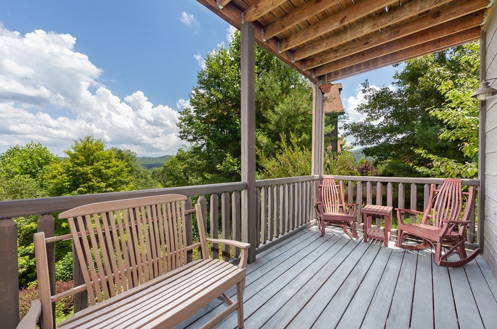 Sevierville, Tennessee, 37862, United States, 3 Bedrooms Bedrooms, ,7 BathroomsBathrooms,Residential,For Sale,1914651