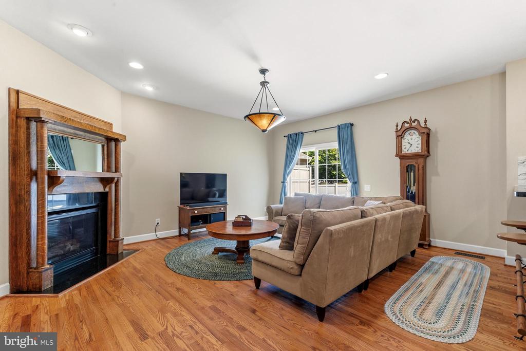 Leesburg, Virginia, 20175, United States, 3 Bedrooms Bedrooms, ,4 BathroomsBathrooms,Residential,For Sale,2049471