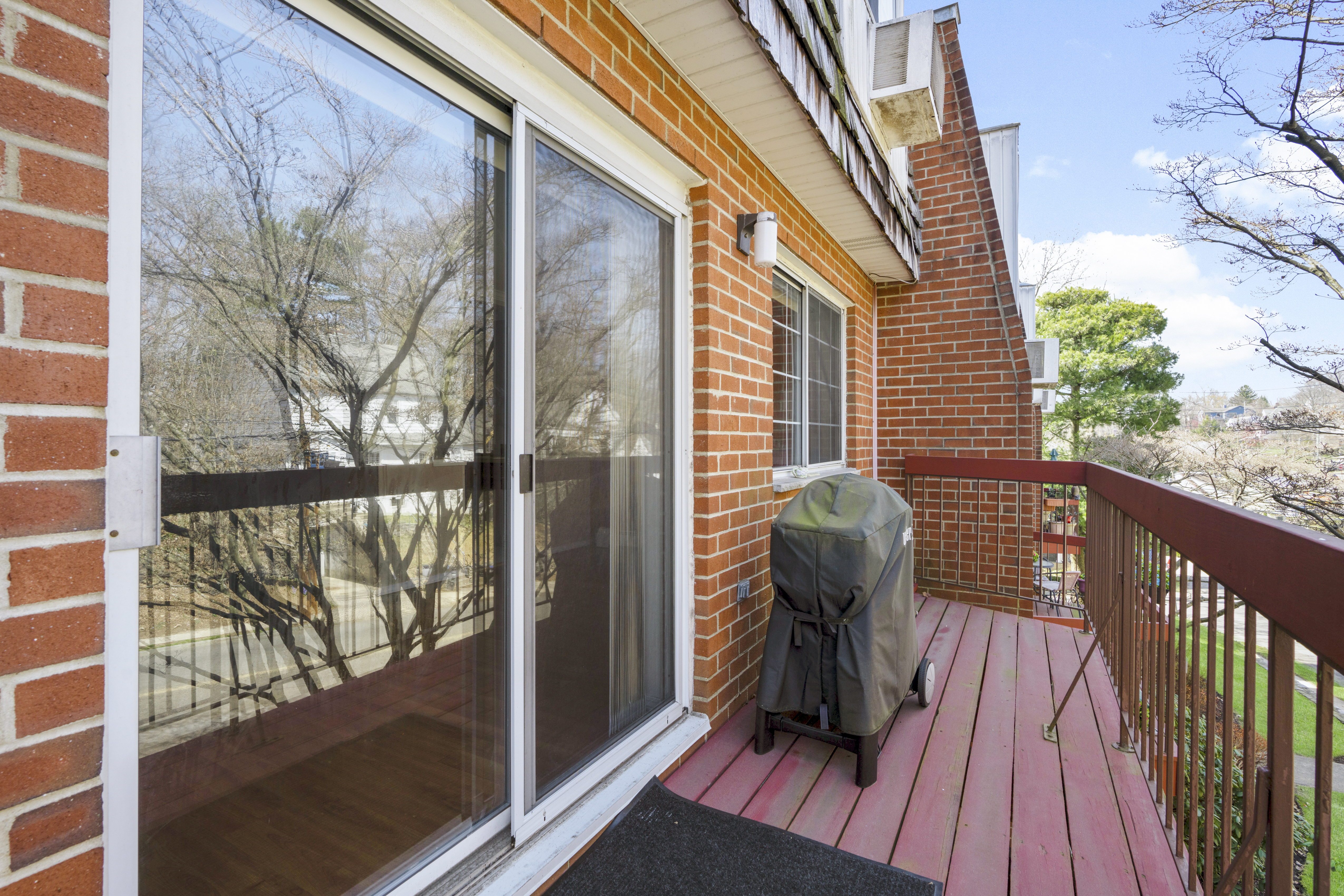  Two-Level Townhouse in White Plains - 物件實景