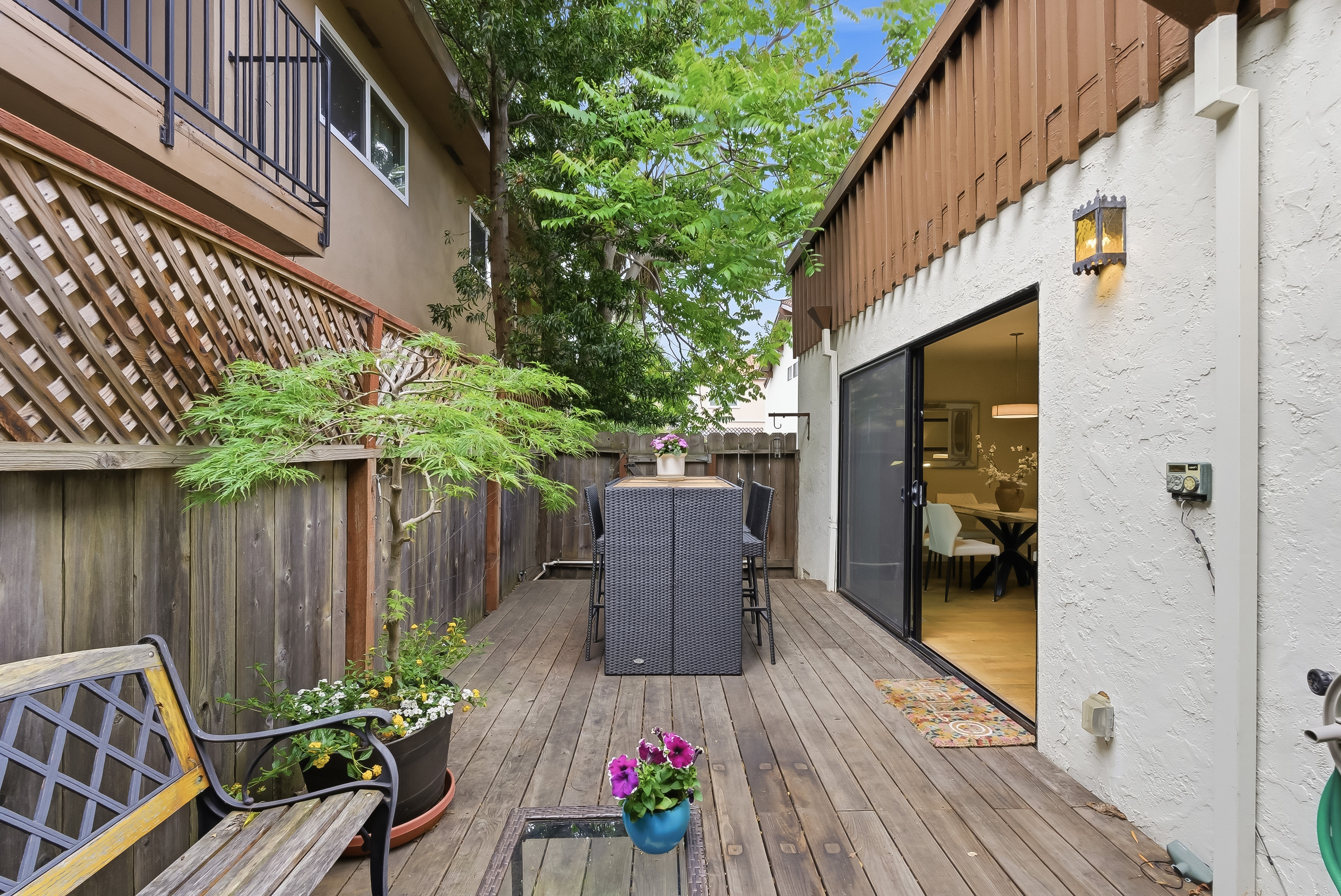  Spanish-Style Townhome in Tranquil Community - 物件實景