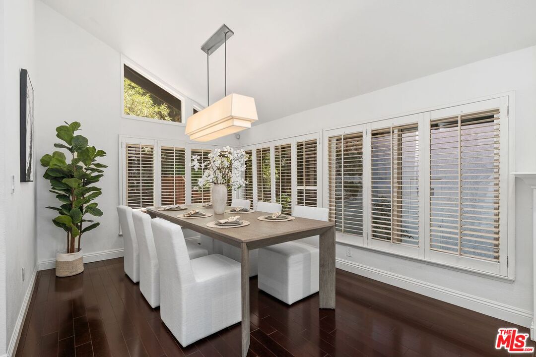 Los Angeles, California, 90077, United States, 3 Bedrooms Bedrooms, ,3 BathroomsBathrooms,Residential,For Sale,1933289