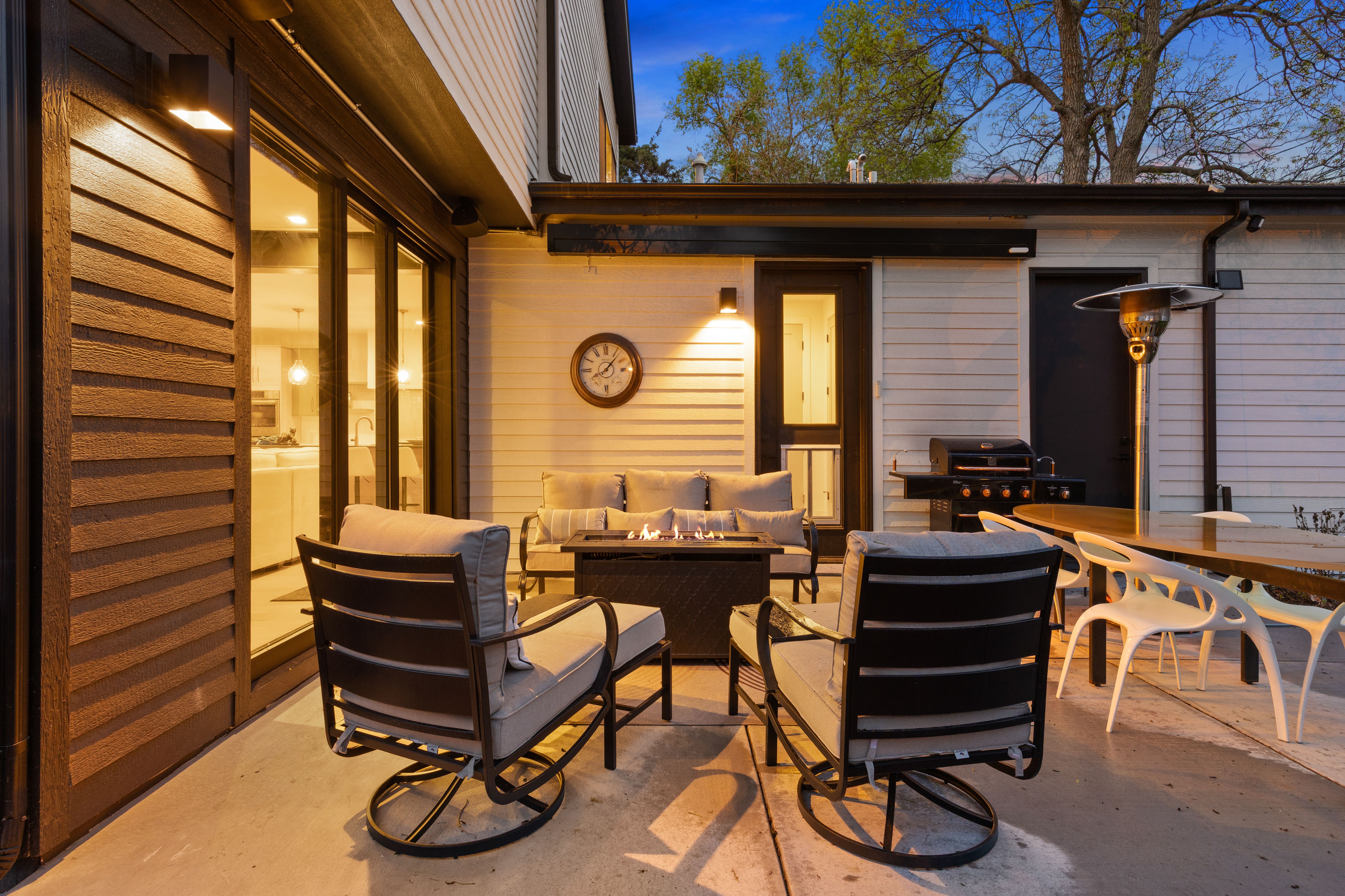  Stunning, Contemporary 5-Bedroom Cory Merrill Home - 物件實景