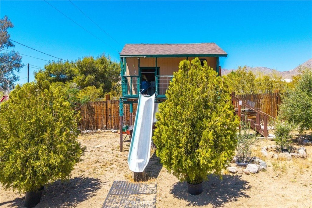 Morongo Valley, California, 92256, United States, 2 Bedrooms Bedrooms, ,2 BathroomsBathrooms,Residential,For Sale,1819780