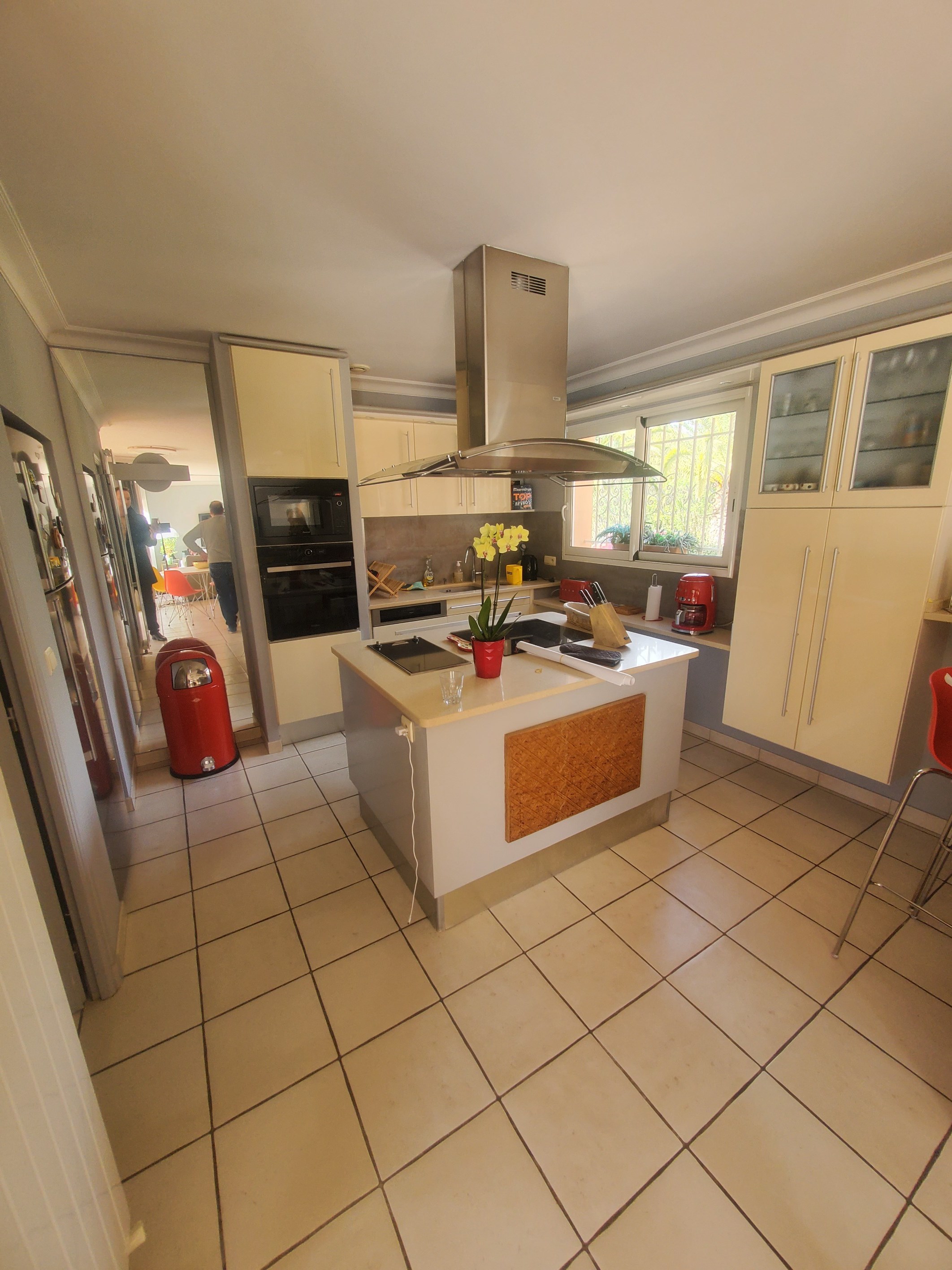  Elegant Single-Level Property on 5,000 sqm Landscaped Grounds with Pool and Com… - 物件實景