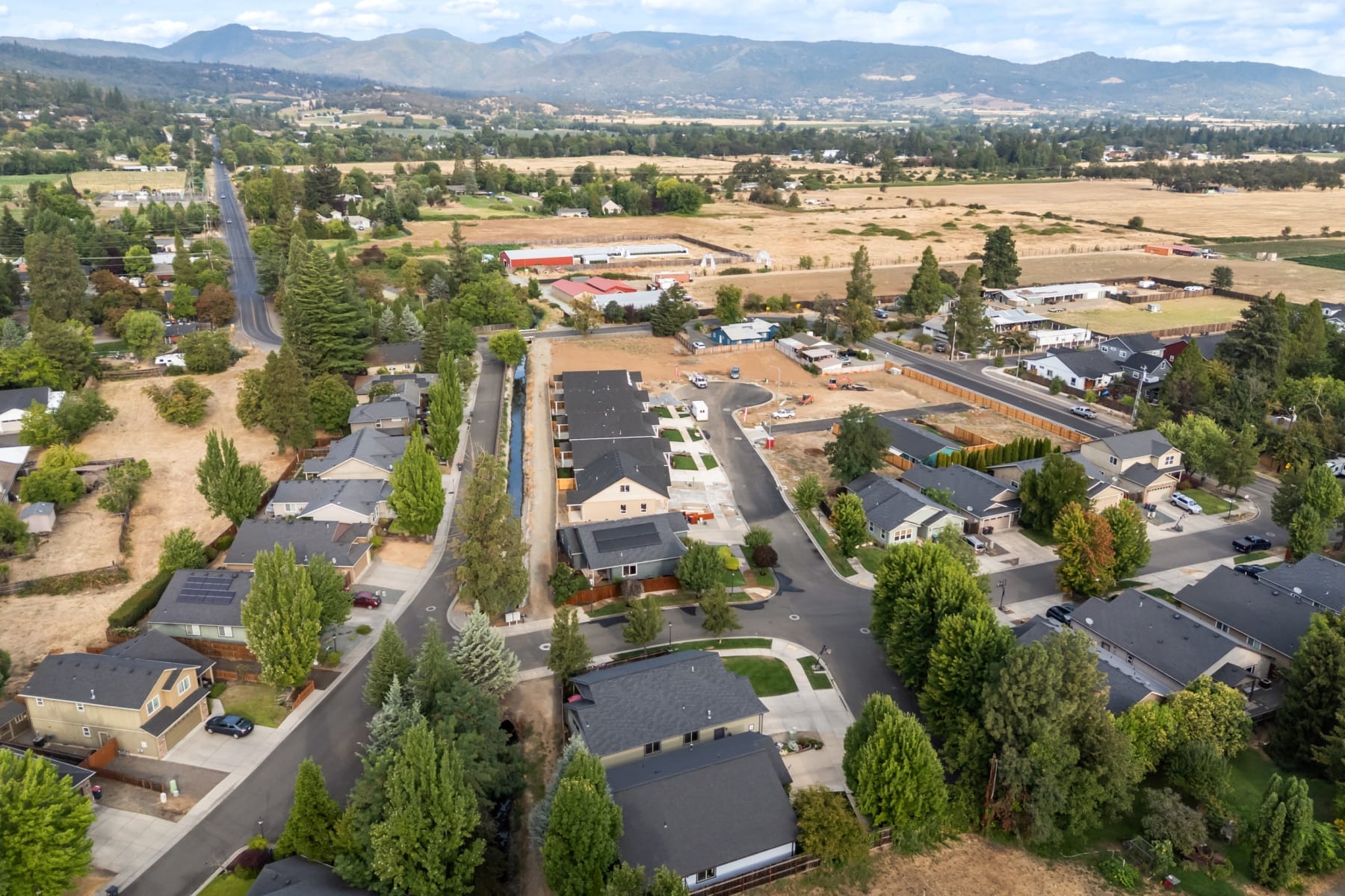  2217 Piazza Drive Medford, OR 97501 - 物件實景