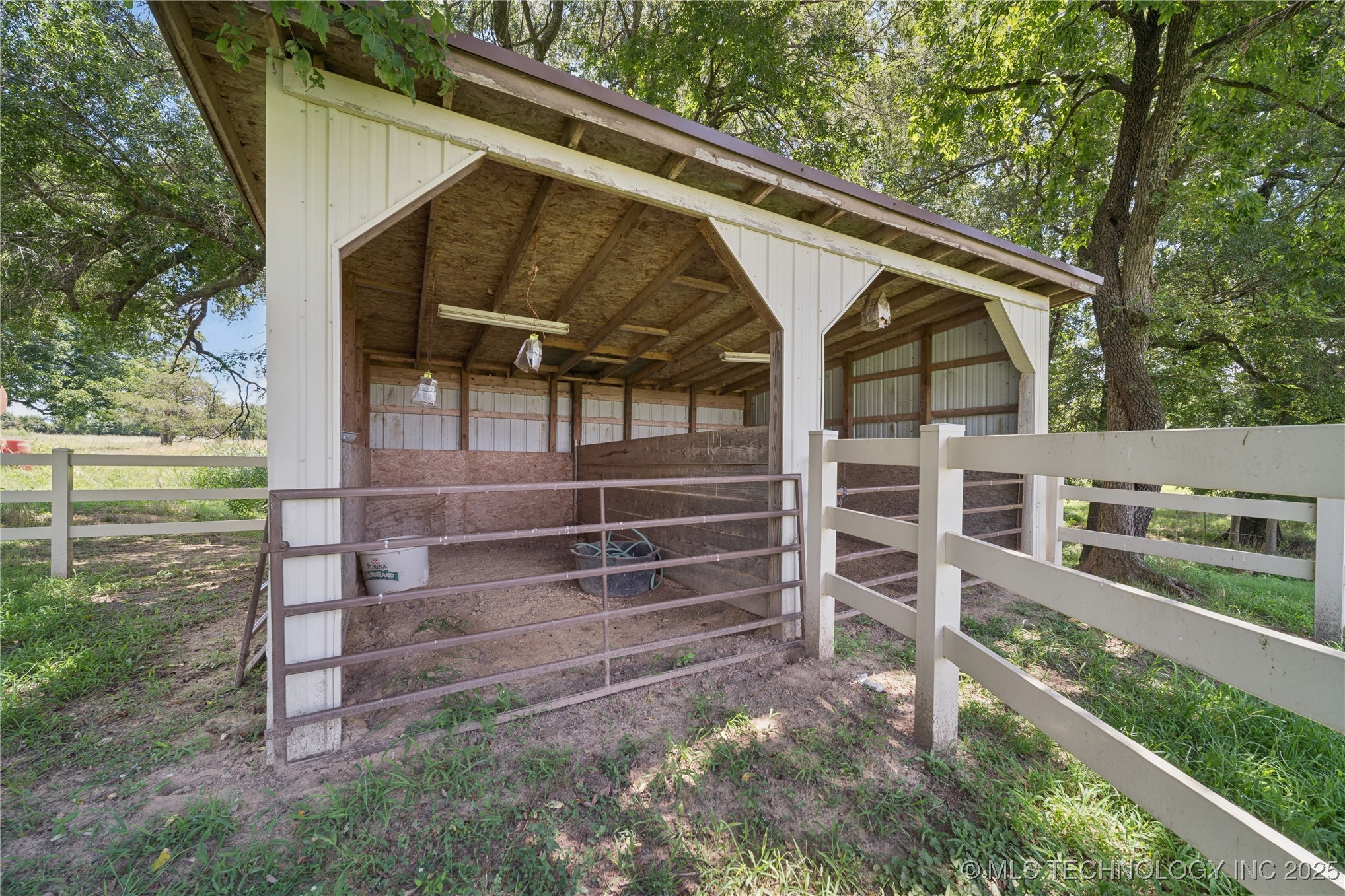 Pocola, Oklahoma, 74902, United States, 3 Bedrooms Bedrooms, ,3 BathroomsBathrooms,Residential,For Sale,1903793