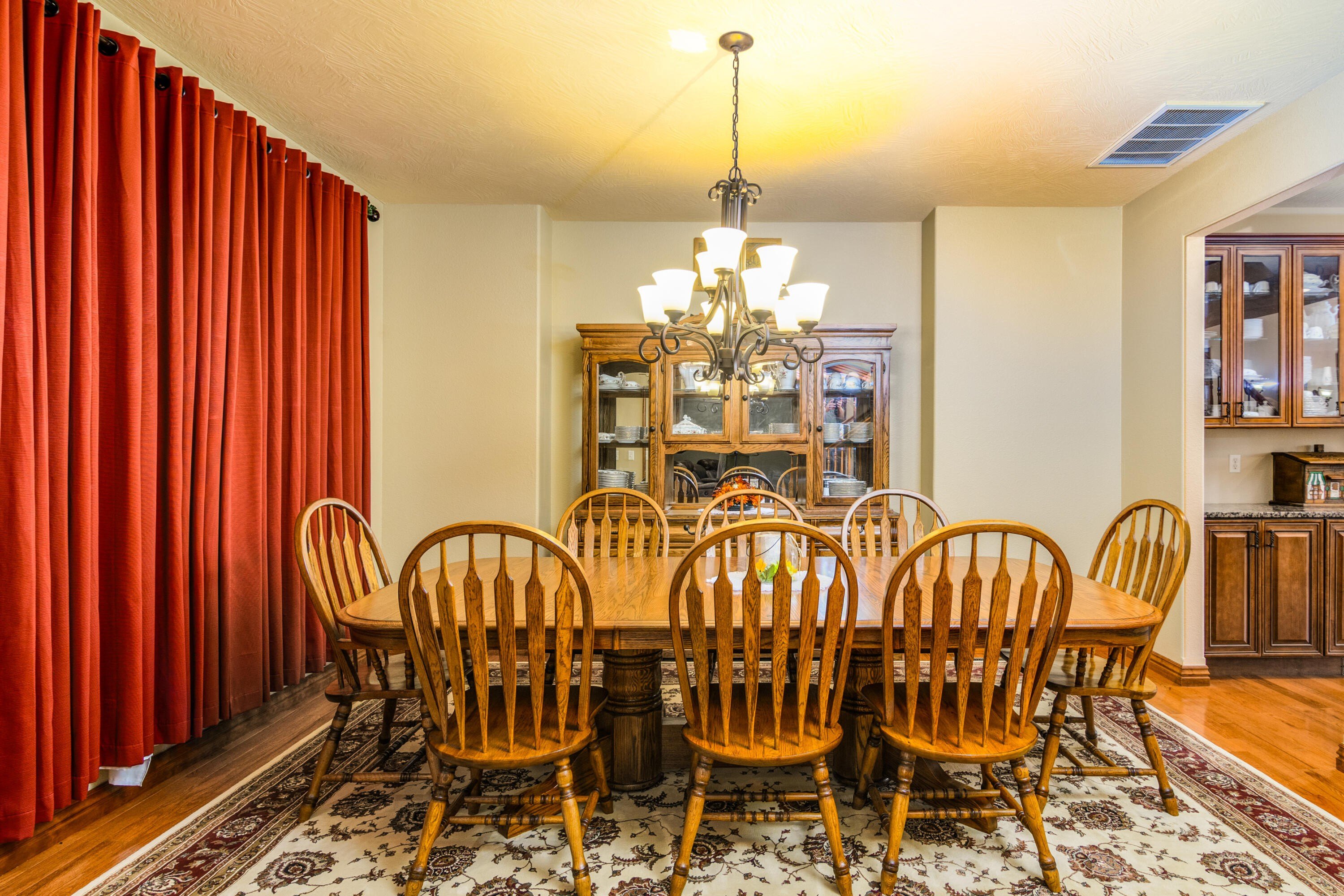 Walnut Shade, Missouri, 65771, United States, 6 Bedrooms Bedrooms, ,5 BathroomsBathrooms,Residential,For Sale,1975828