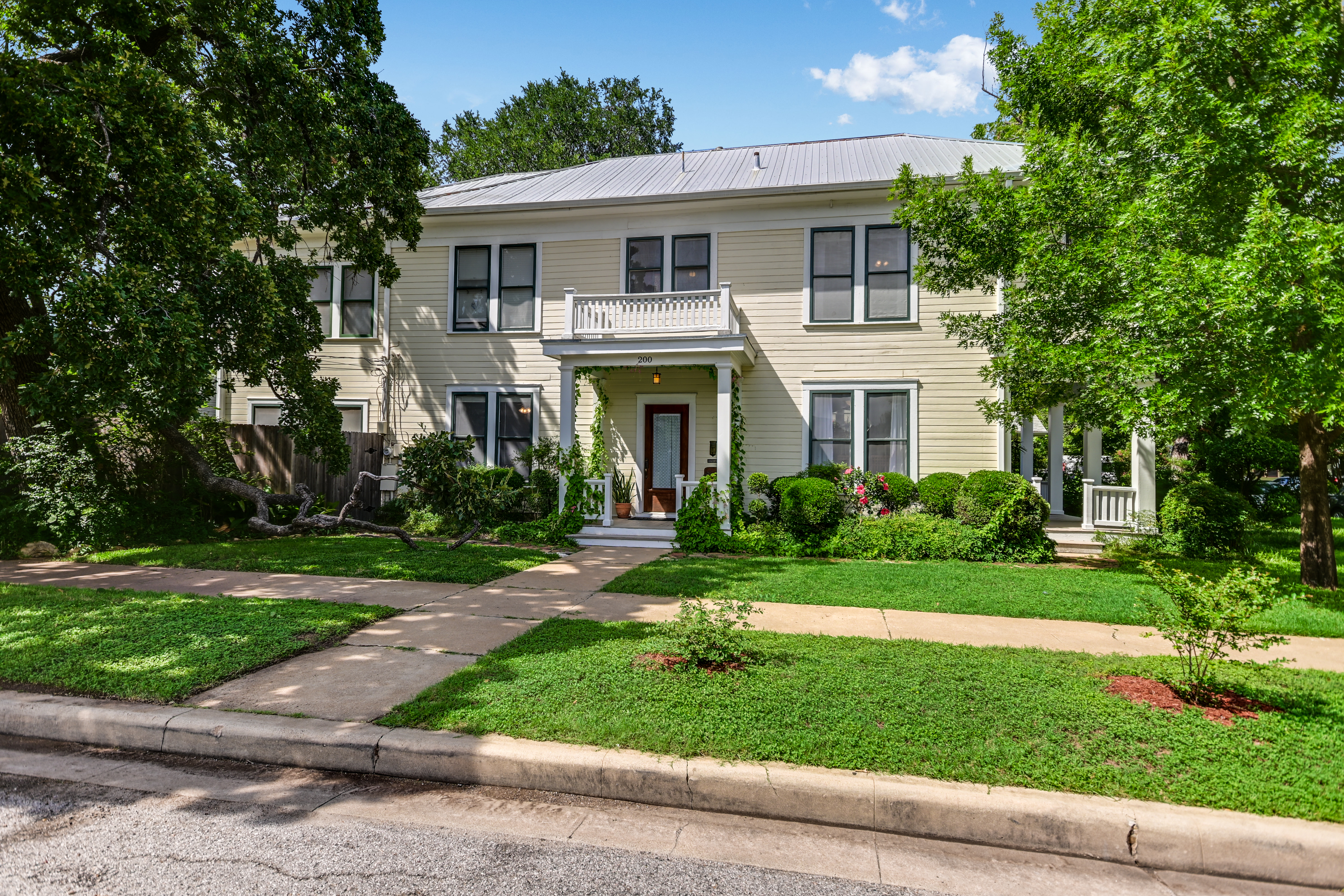  1922 Colonial Revival in Historic Hyde Park Neighborhood - 物件實景