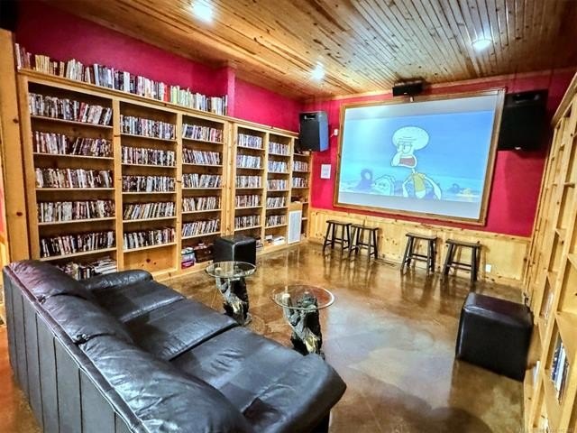 Cookson, Oklahoma, 74427, United States, 8 Bedrooms Bedrooms, ,10 BathroomsBathrooms,Residential,For Sale,1825365