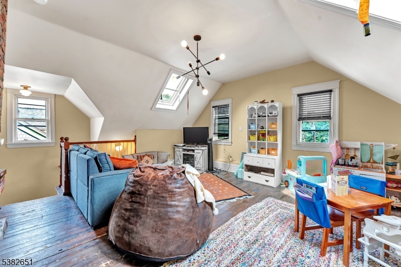 Califon Boro, New Jersey, 07830, United States, 3 Bedrooms Bedrooms, ,2 BathroomsBathrooms,Residential,For Sale,1958748