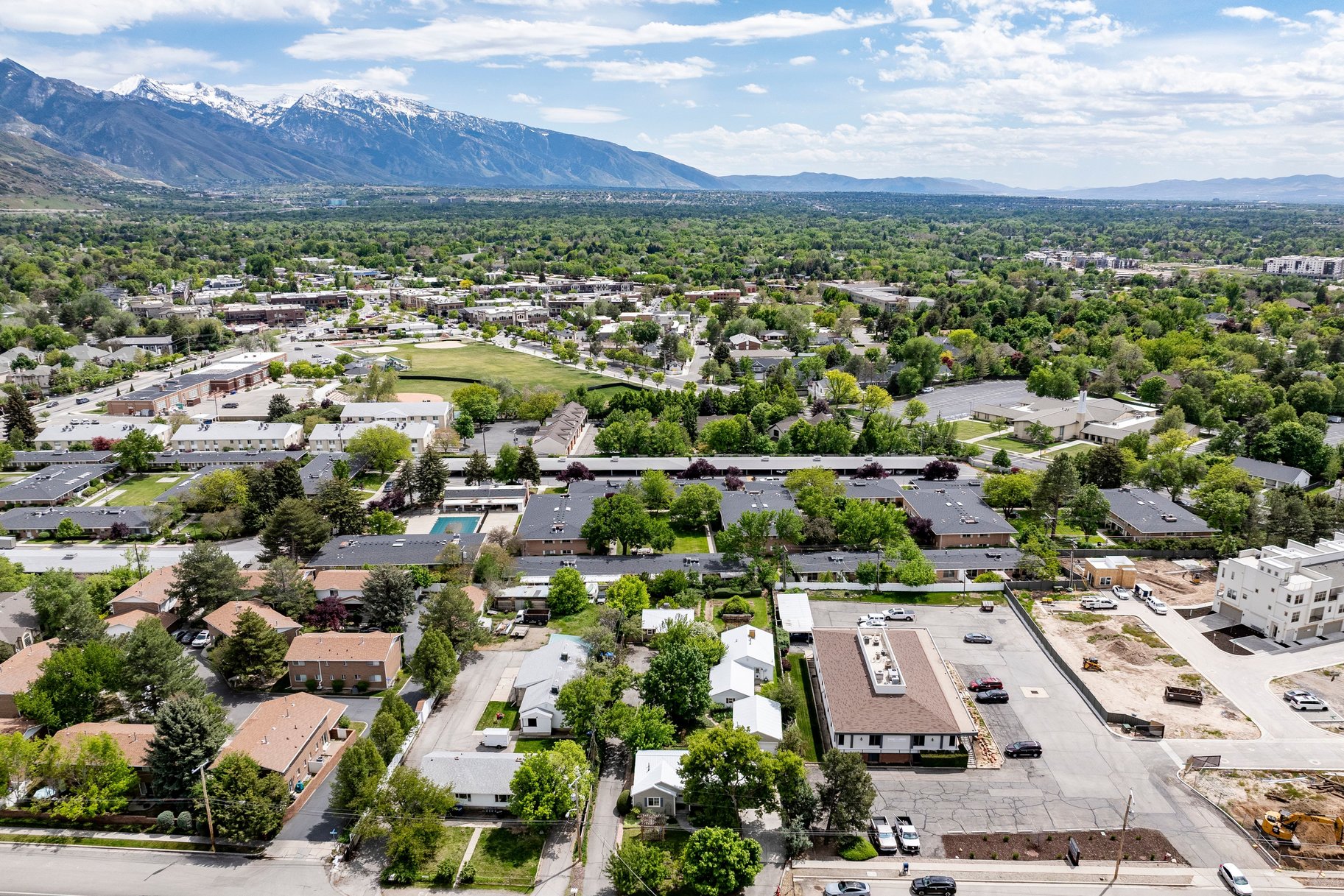  Multifamily Homestead in the Heart of Holladay - 物件實景