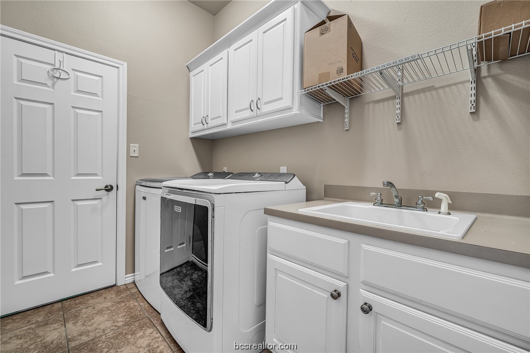 3200 Walnut Creek Court, Bryan, Texas, 77807, United States, 2 Bedrooms Bedrooms, ,3 BathroomsBathrooms,Residential,For Sale,3200 Walnut Creek Court,1663308