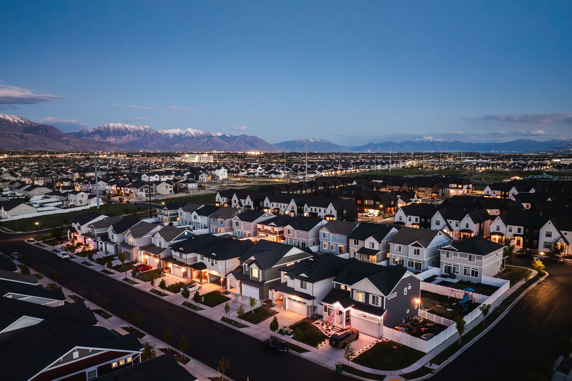  Fresh, Bright & Beautiful 2-Story Home - 物件實景