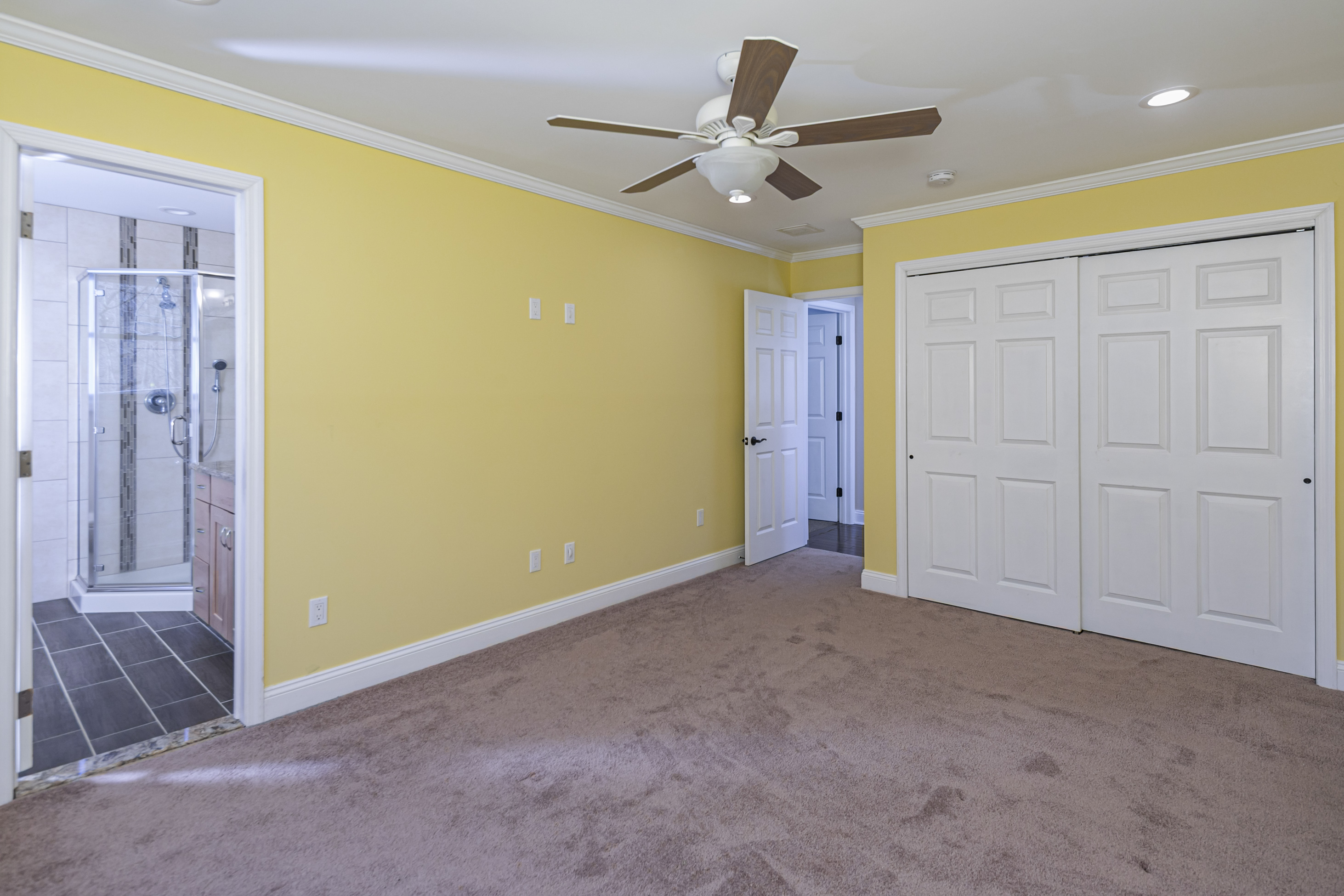  Tranquil Custom Home in a Serene Wooded Section of Skillman - 物件實景