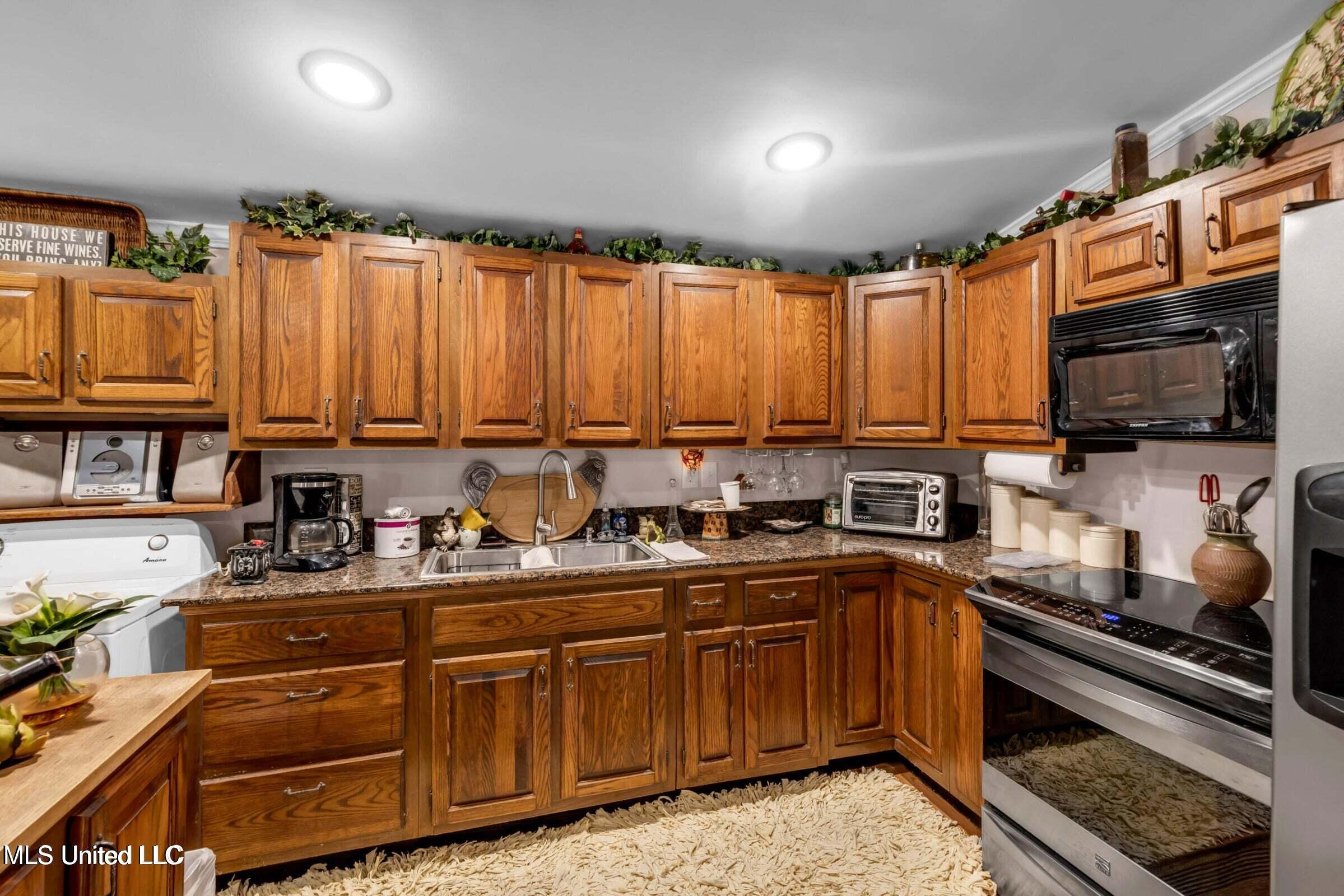 Biloxi, Mississippi, 39530, United States, 3 Bedrooms Bedrooms, ,3 BathroomsBathrooms,Residential,For Sale,1991800