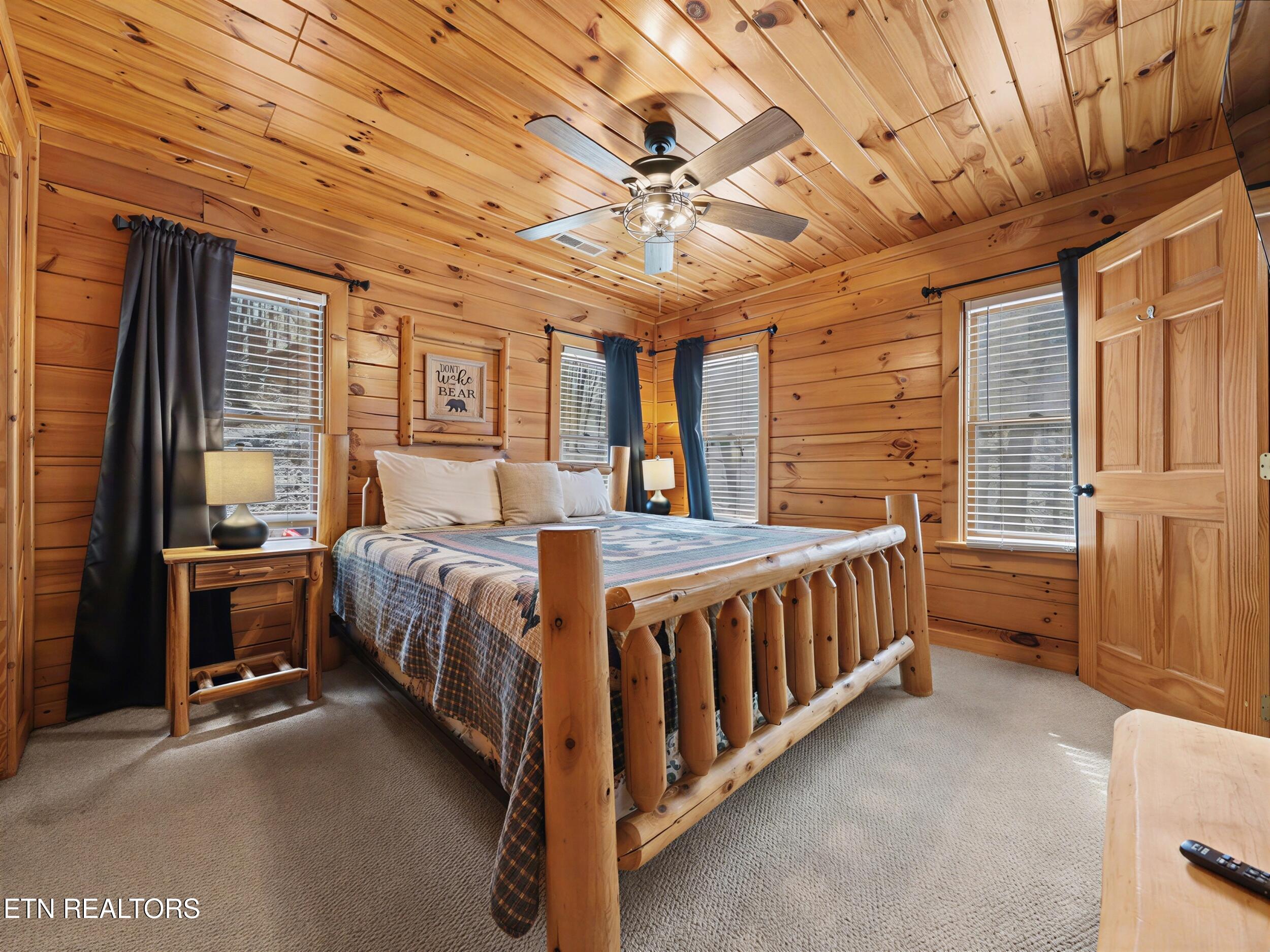 Sevierville, Tennessee, 37862, United States, 2 Bedrooms Bedrooms, ,2 BathroomsBathrooms,Residential,For Sale,2027431