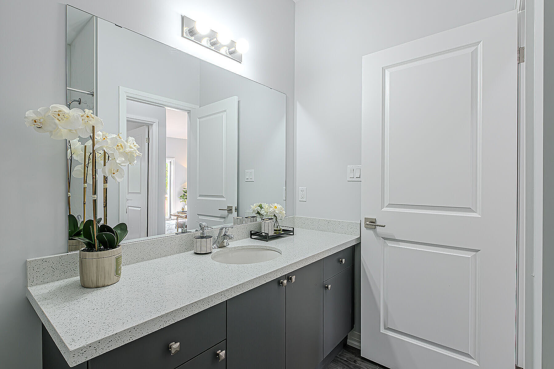  Charming Brantford Townhouse - 物件實景