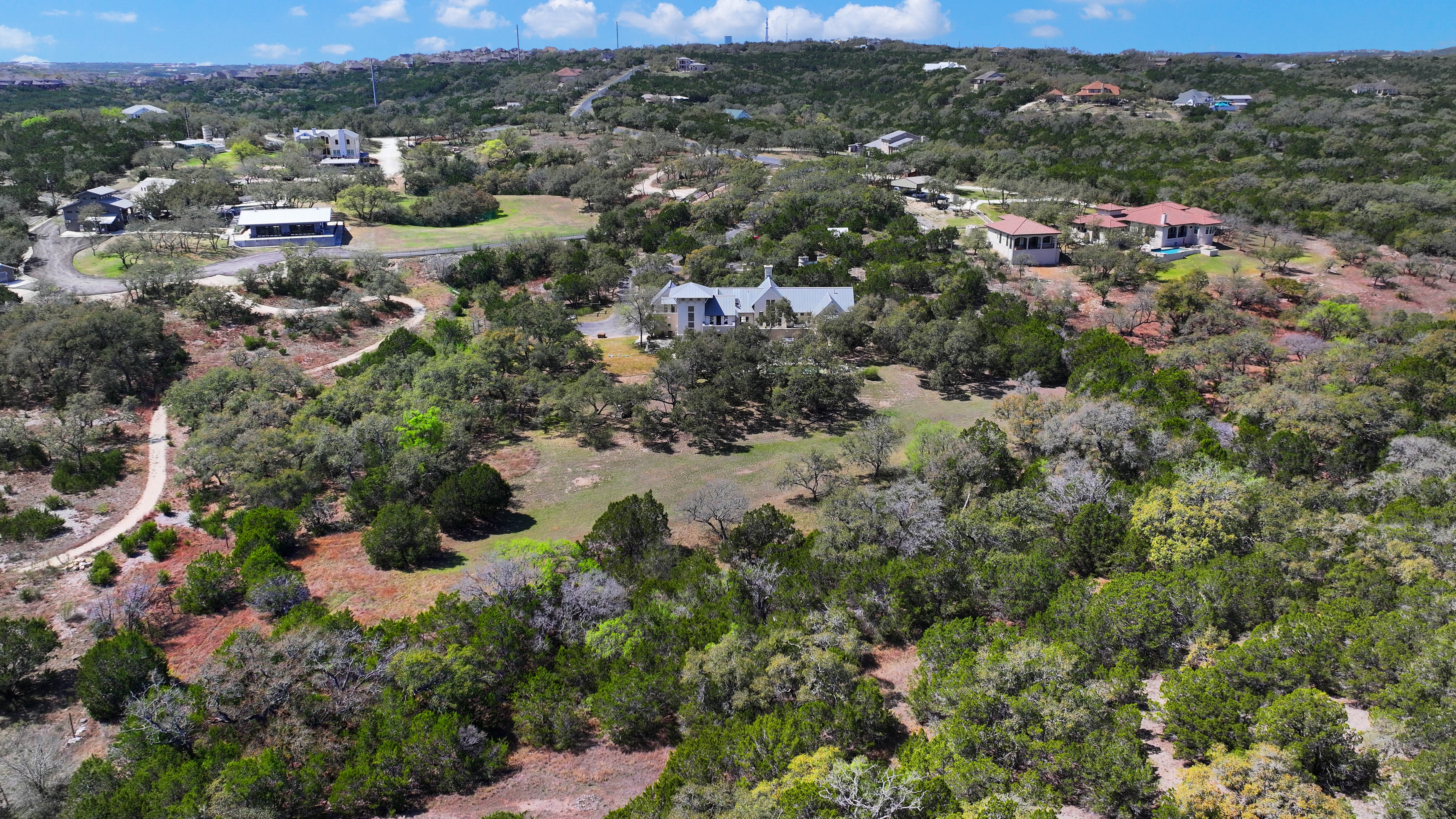  Hill Country Estate with Privacy and Presence - 物件實景