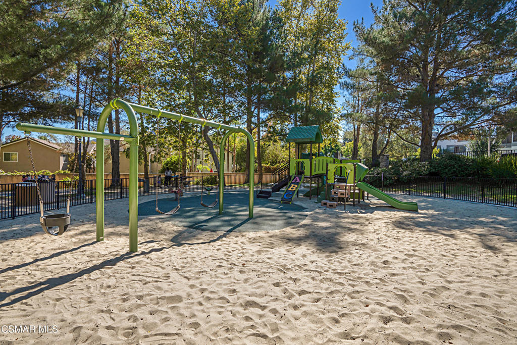 Westlake Village, California, 91362, United States, 2 Bedrooms Bedrooms, ,3 BathroomsBathrooms,Residential,For Sale,1987544