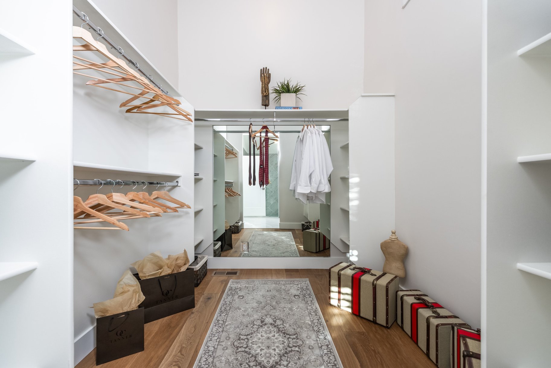  Stunning East Capitol Renovation - 物件實景