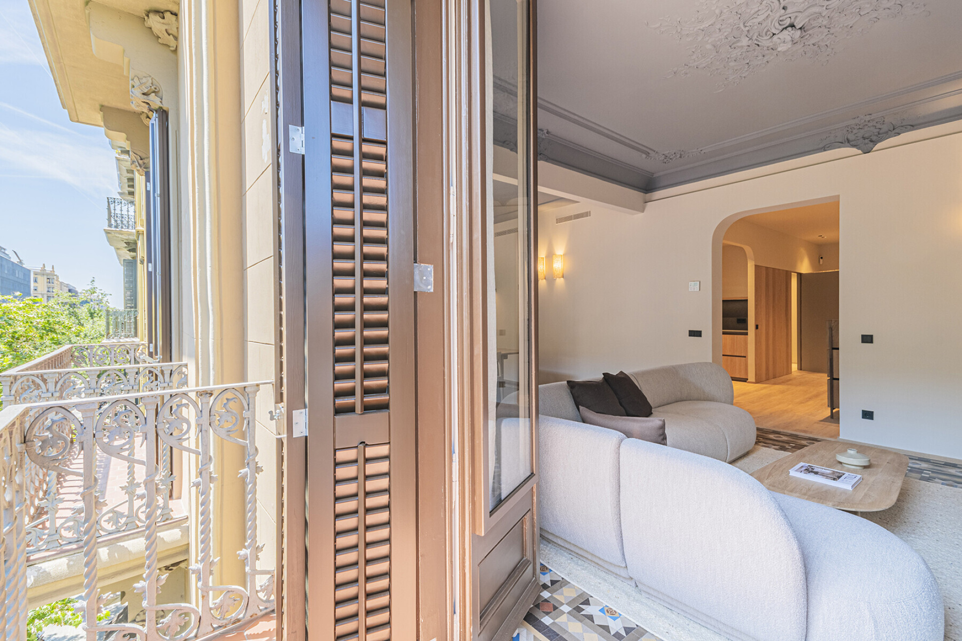  Modernist flat in Eixample with premium finishes in the Quadrat d