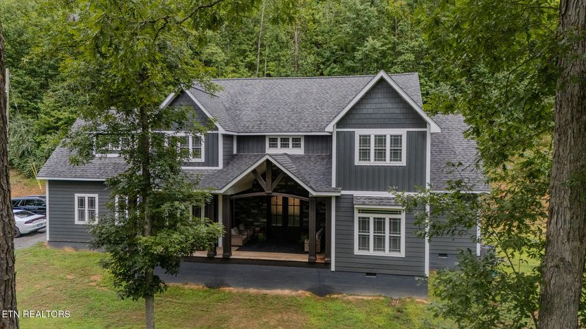 Middlesboro, Kentucky, 40965, United States, 5 Bedrooms Bedrooms, ,4 BathroomsBathrooms,Residential,For Sale,1915642
