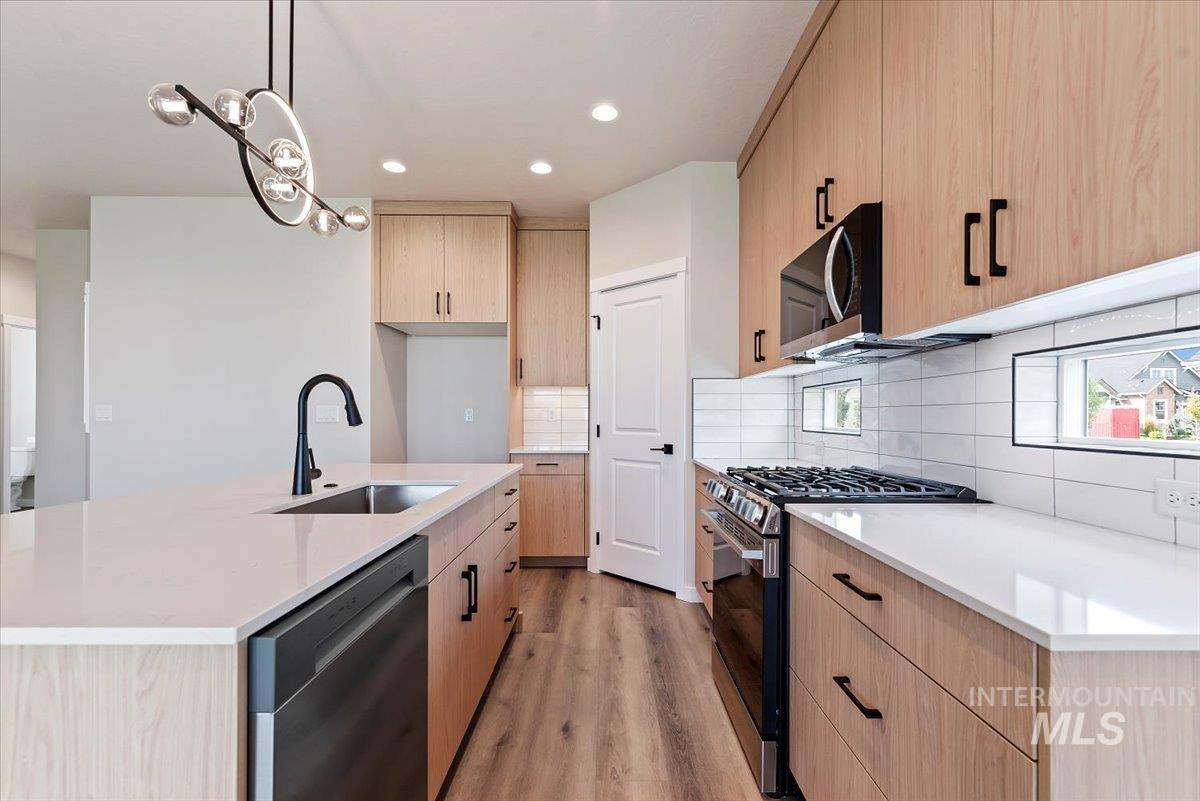 Eagle, Idaho, 83616-1017, United States, 4 Bedrooms Bedrooms, ,Residential,For Sale,1925086