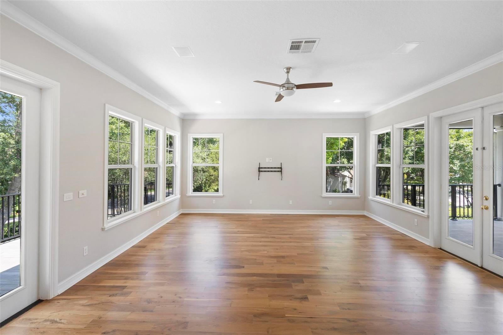 ORLANDO, Florida, 32827, United States, 3 Bedrooms Bedrooms, ,5 BathroomsBathrooms,Residential,For Sale,1825170
