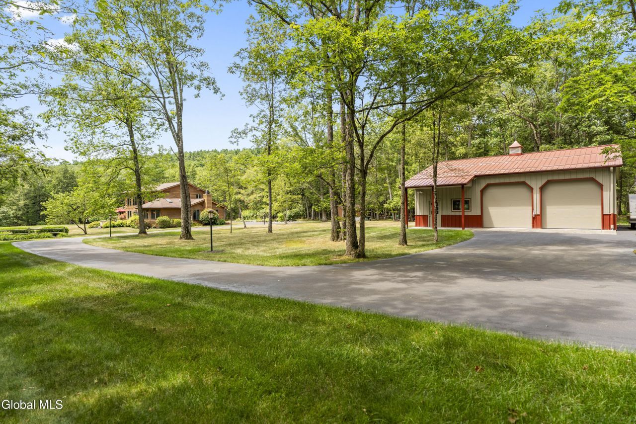 Coeymans Hollow, New York, 12046, United States, 4 Bedrooms Bedrooms, ,3 BathroomsBathrooms,Residential,For Sale,1907699