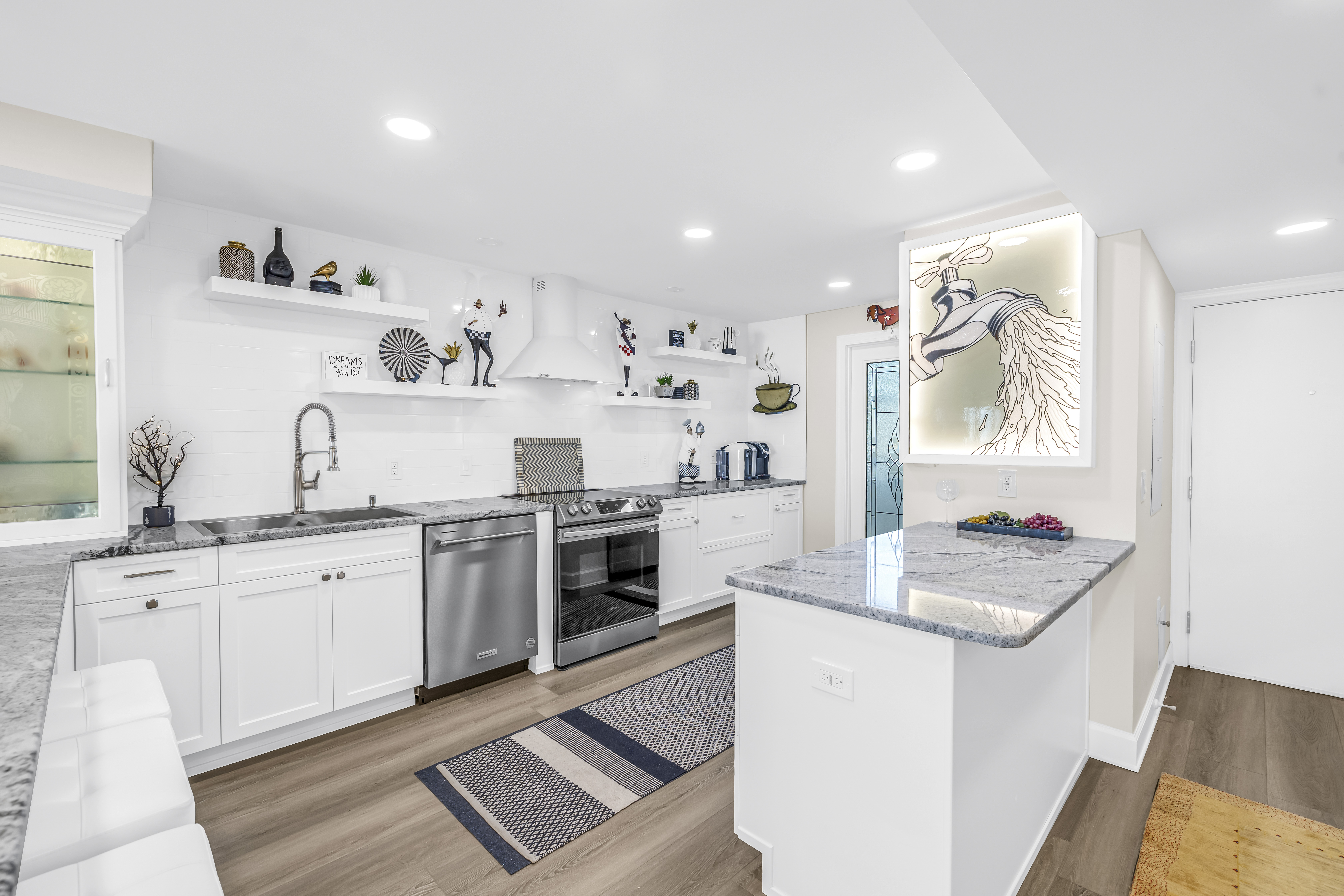 Madeira Beach, Florida, 33708, United States, 3 Bedrooms Bedrooms, ,2 BathroomsBathrooms,Residential,For Sale,2008549