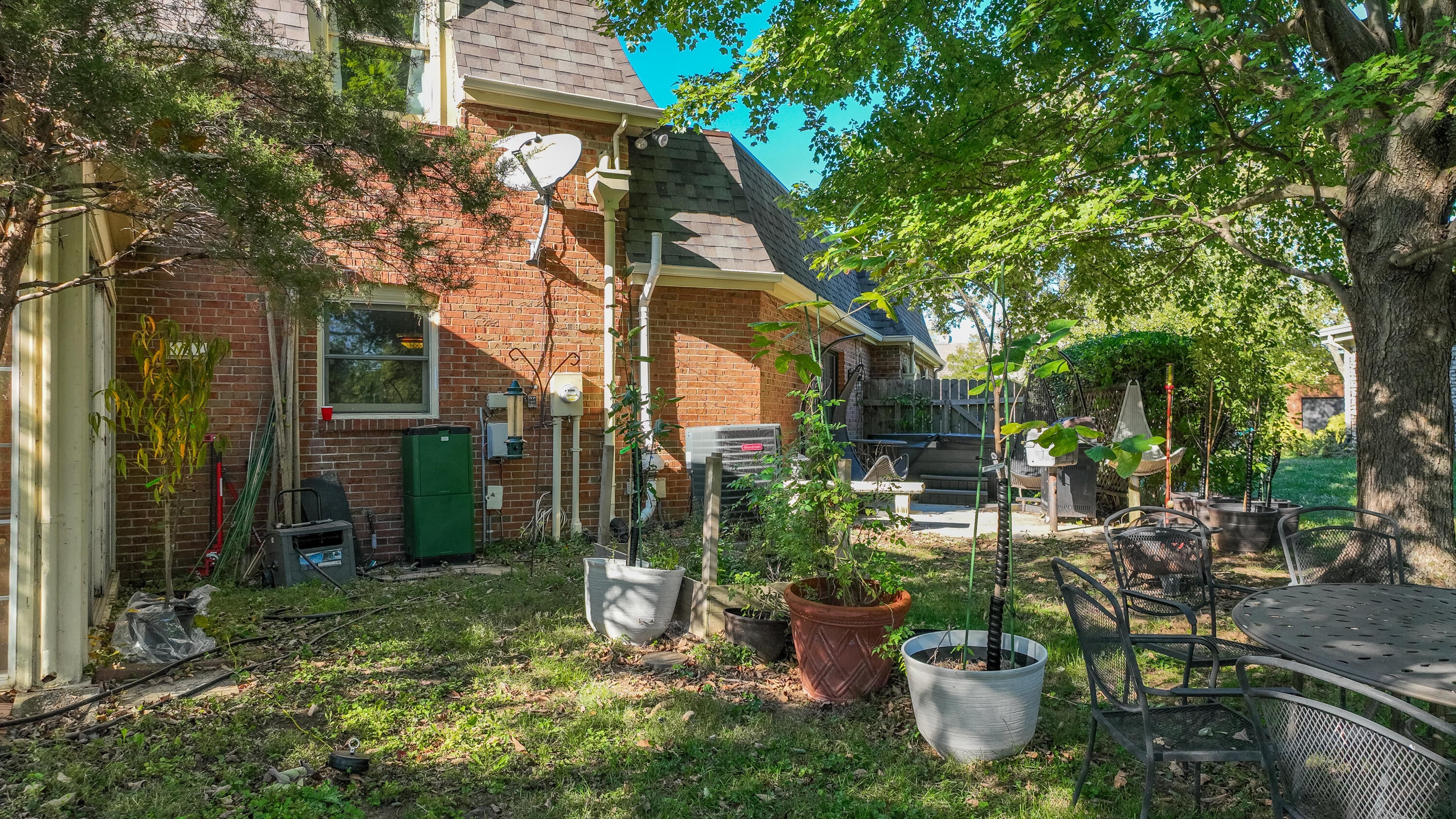 Lexington, Kentucky, 40502, United States, 4 Bedrooms Bedrooms, ,4 BathroomsBathrooms,Residential,For Sale,1976316