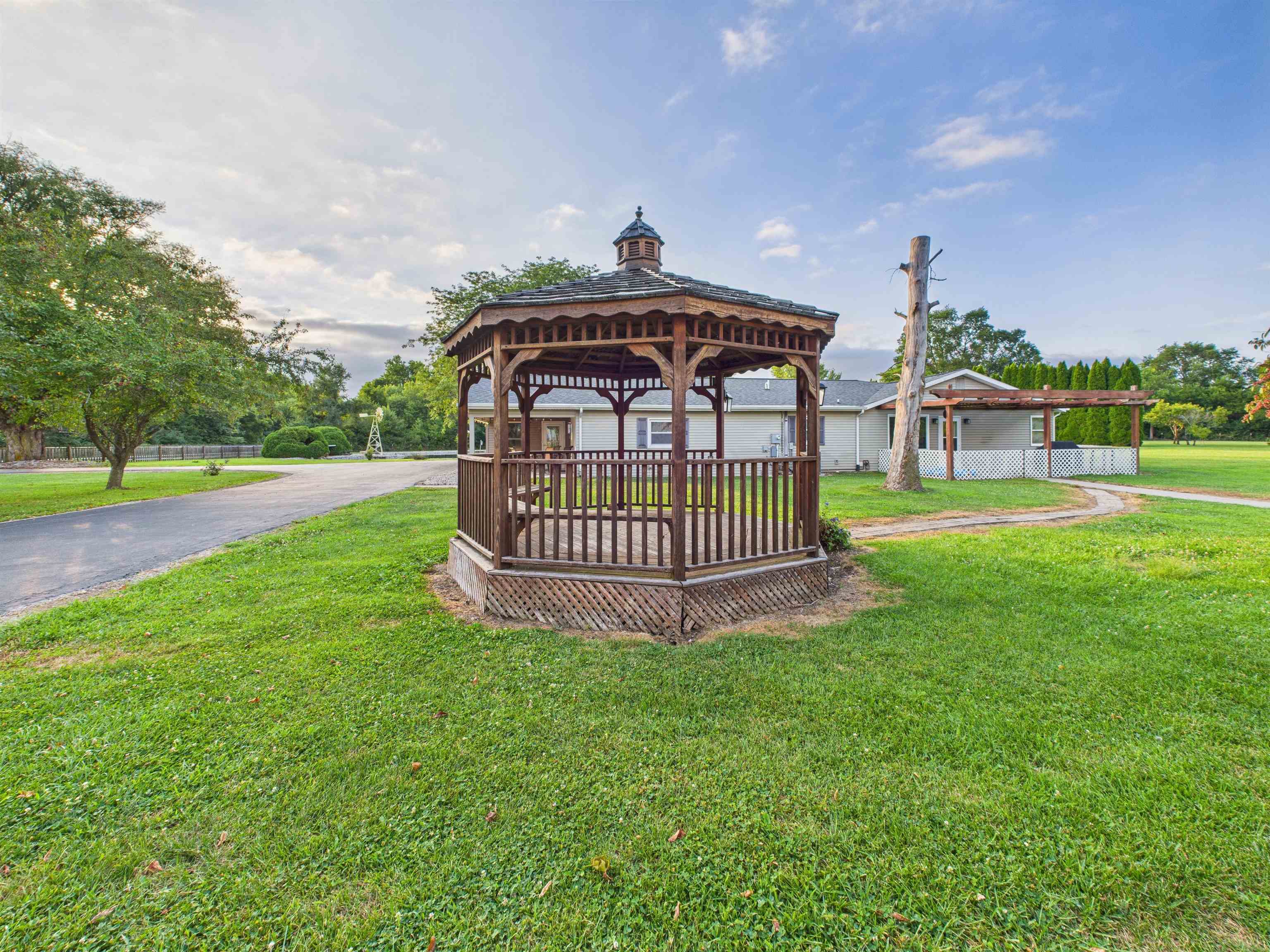 Markle, Indiana, 46770, United States, 3 Bedrooms Bedrooms, ,3 BathroomsBathrooms,Residential,For Sale,1925804