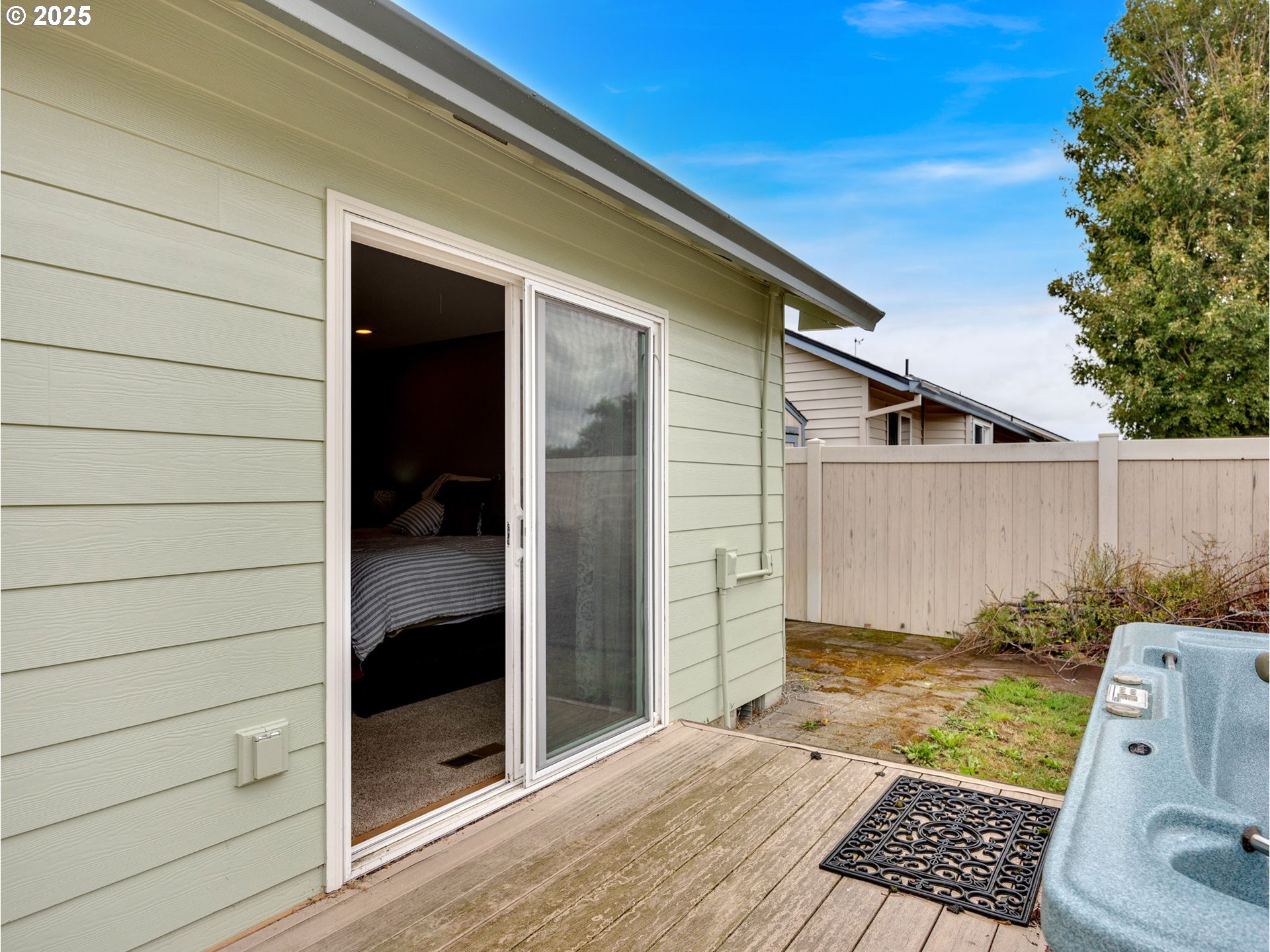 Troutdale, Oregon, 97060, United States, 3 Bedrooms Bedrooms, ,2 BathroomsBathrooms,Residential,For Sale,1984024