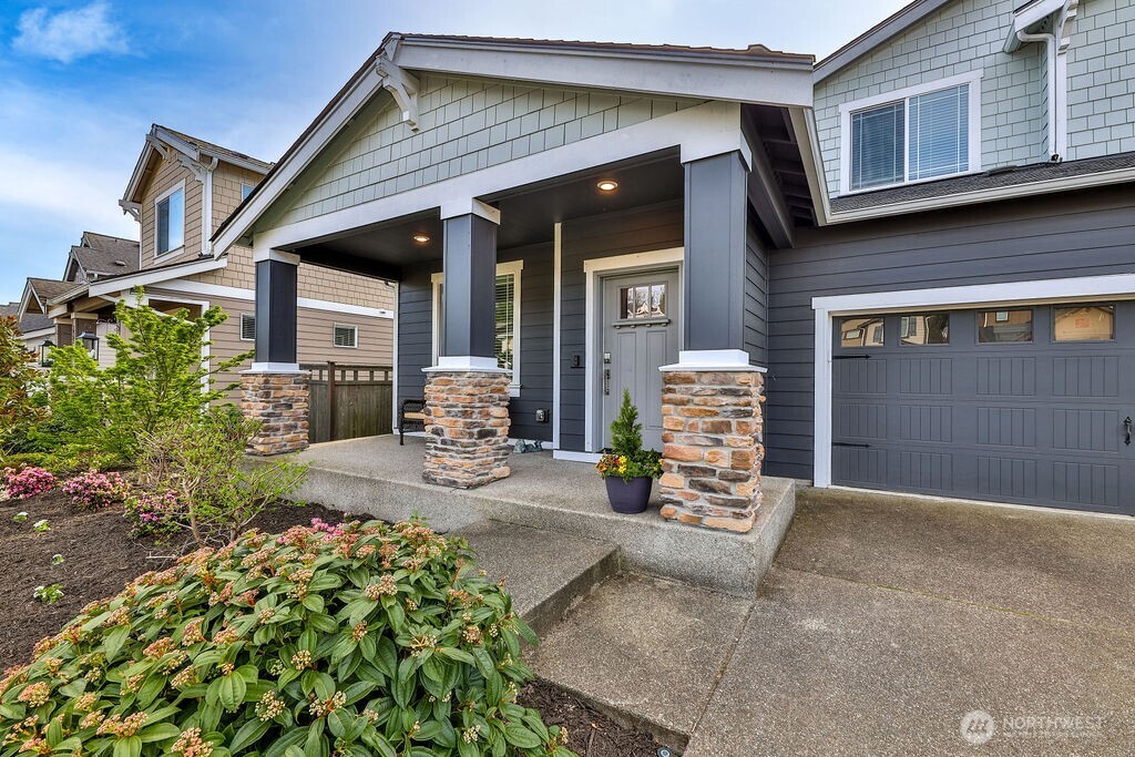 Black Diamond, Washington, 98010, United States, 4 Bedrooms Bedrooms, ,3 BathroomsBathrooms,Residential,For Sale,1777574